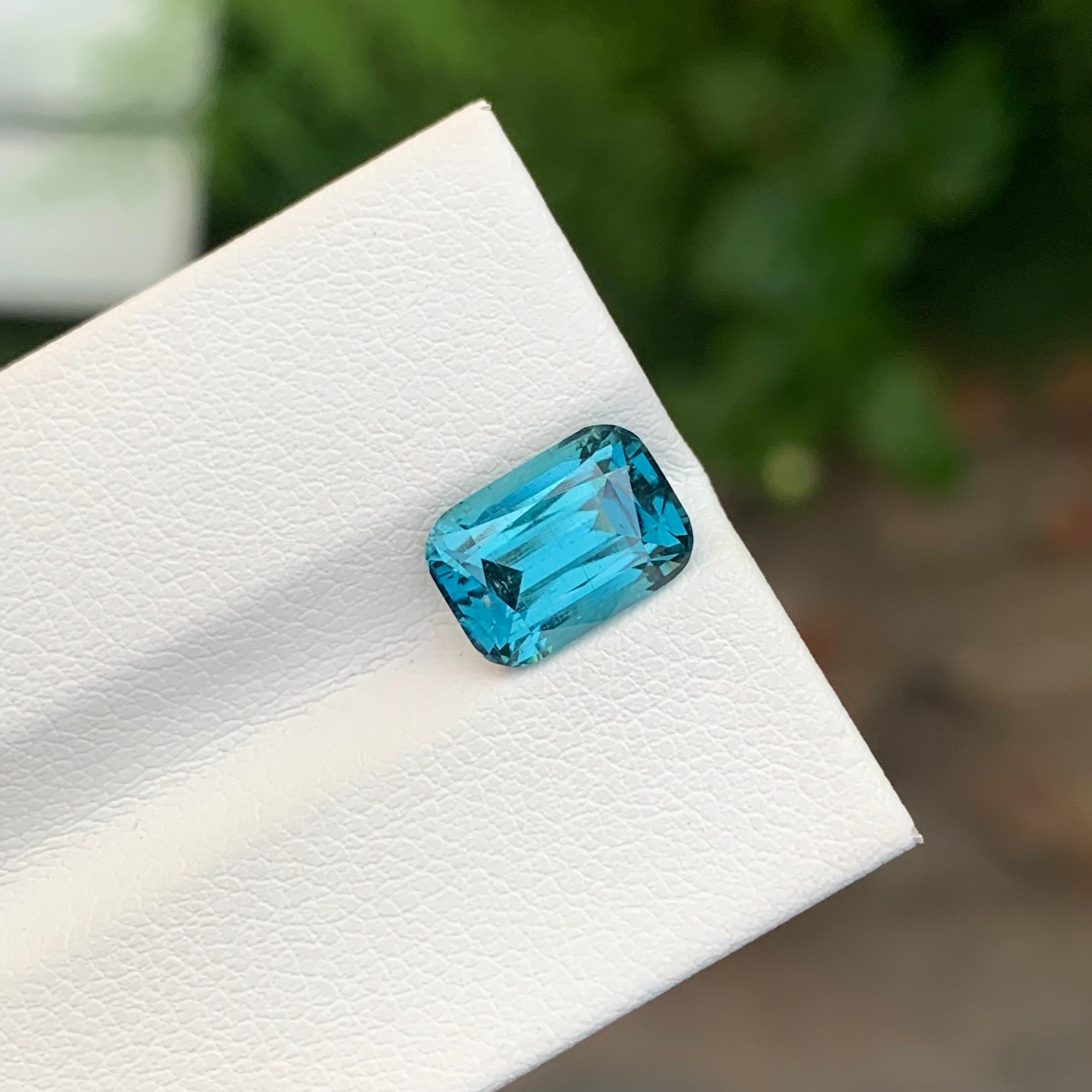 Femenino o masculino 2,90 quilates de turmalina índigo natural suelta en forma de cojín para joyería en venta