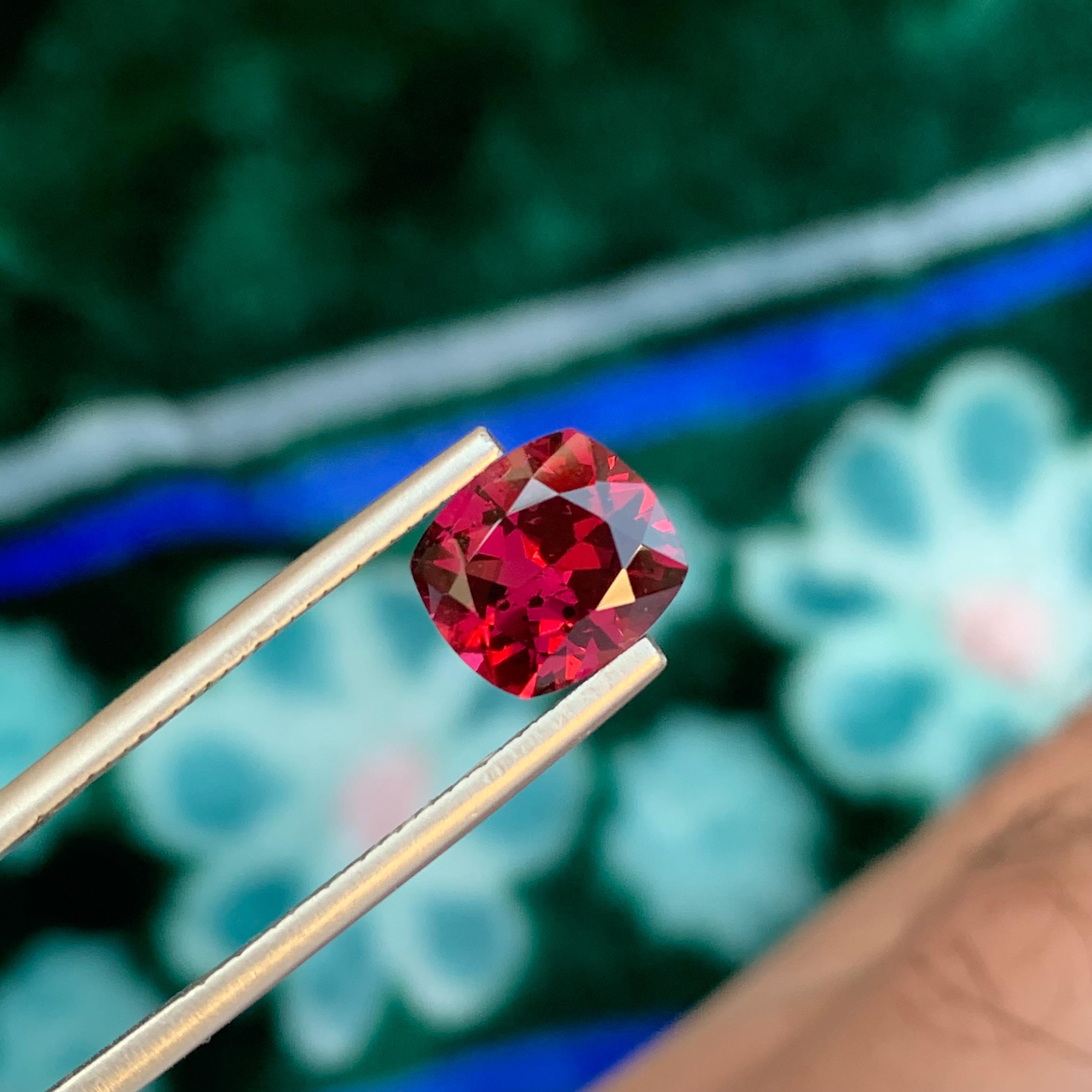 Pierre précieuse grenat rhodolite naturelle taille coussin de 2,90 carats en vente 3