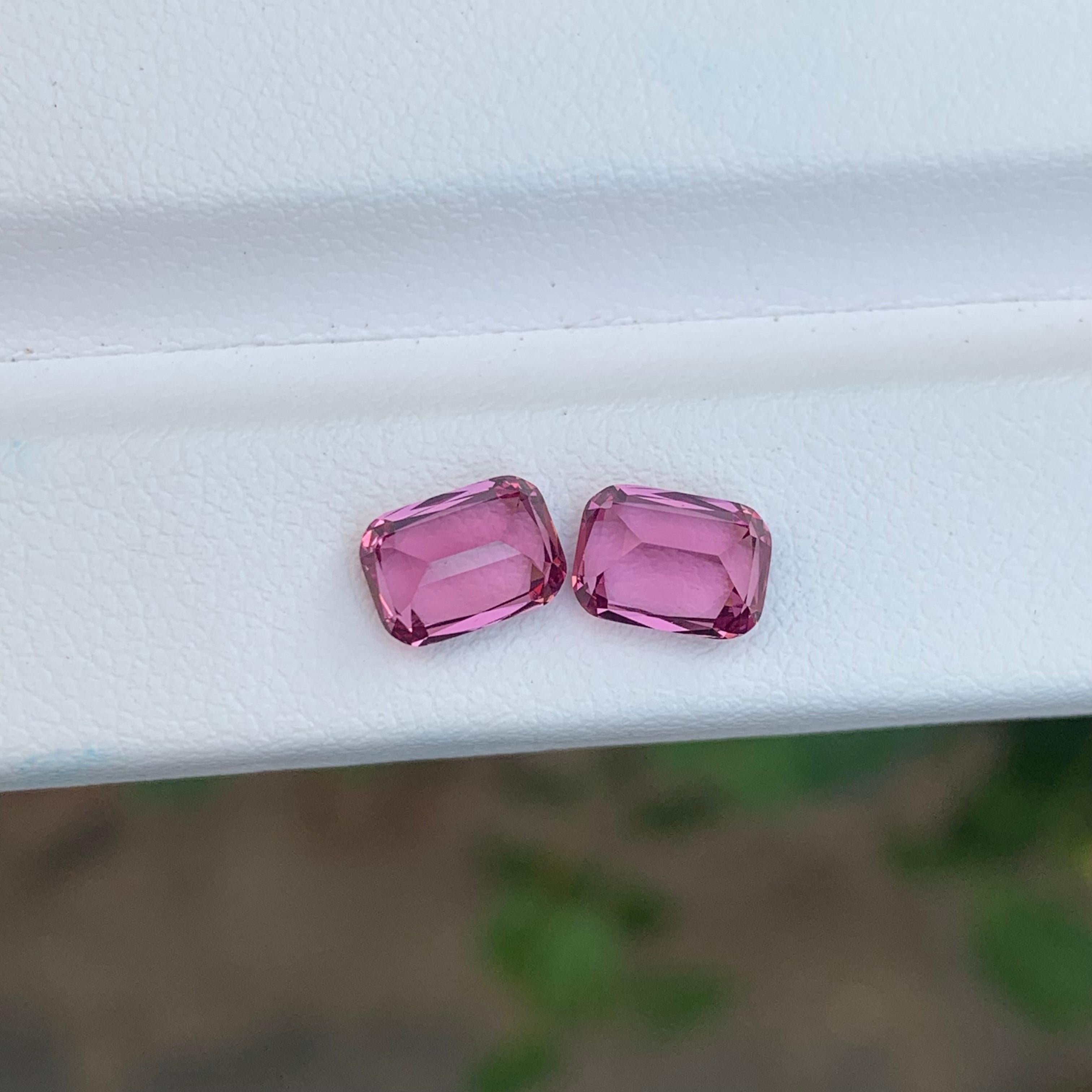 2.90 Carat Natural Loose Umbalite Garnet Pair Cushion Cut Gemstone en vente 2