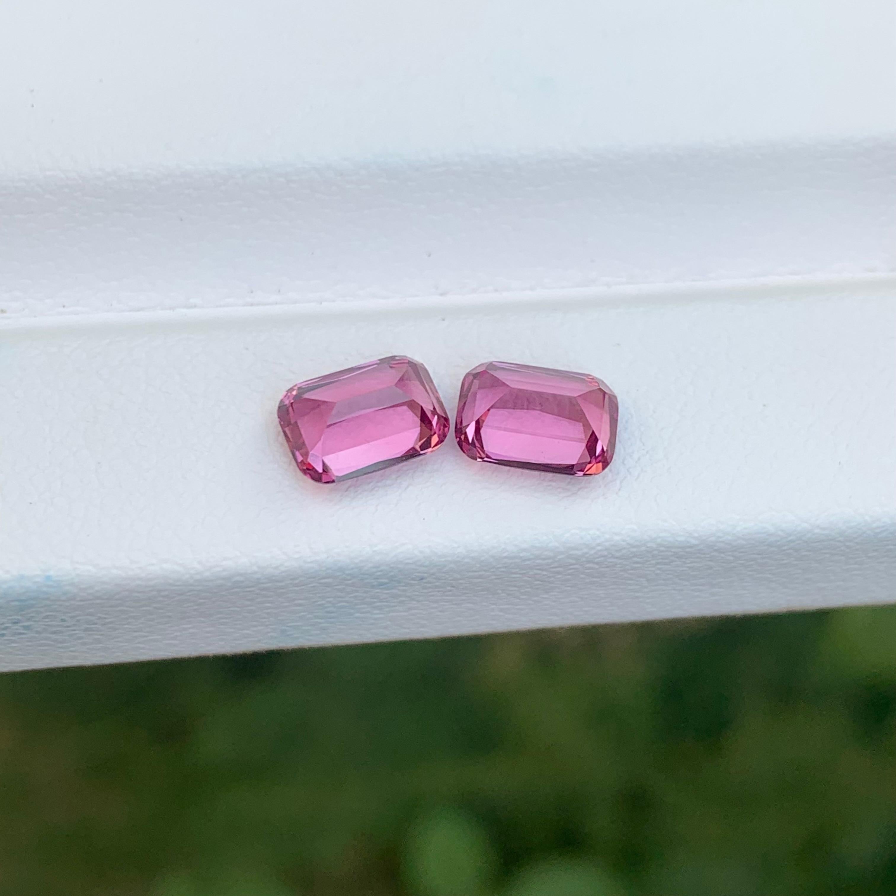 2.90 Carat Natural Loose Umbalite Garnet Pair Cushion Cut Gemstone en vente 3