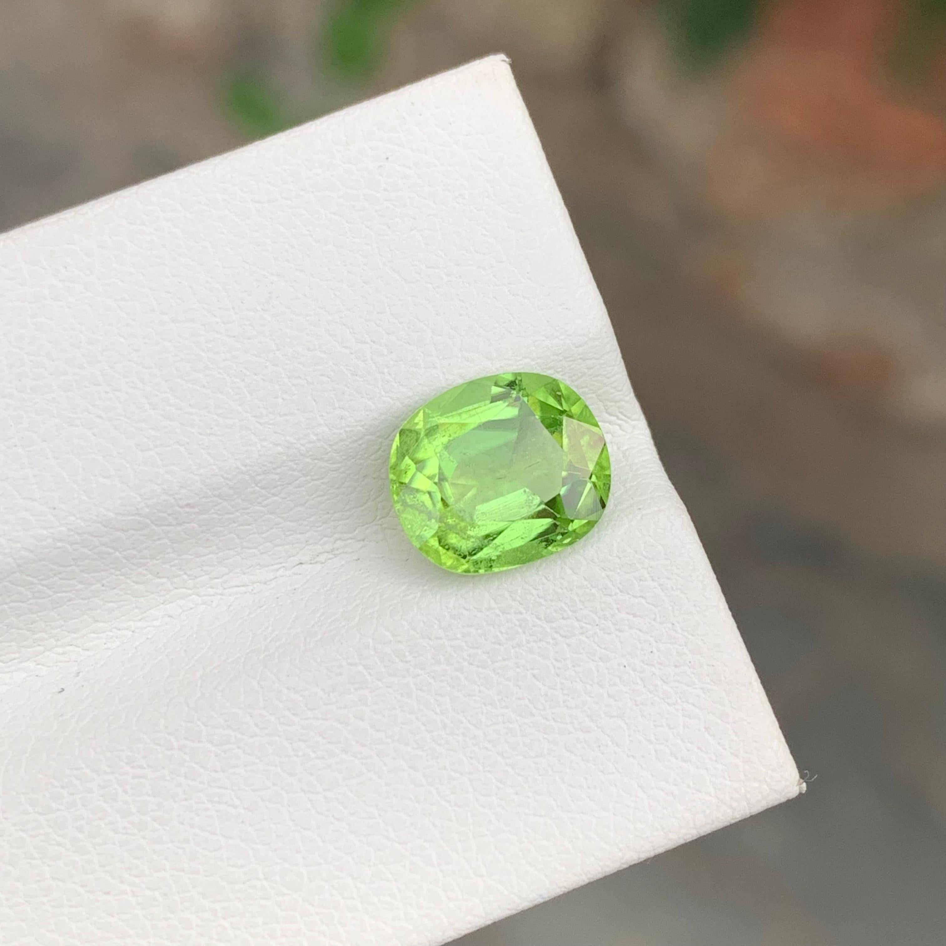 2.90 Carat Pretty Natural Loose Peridot Cushion Shape Gem From Pakistan For Sale 4