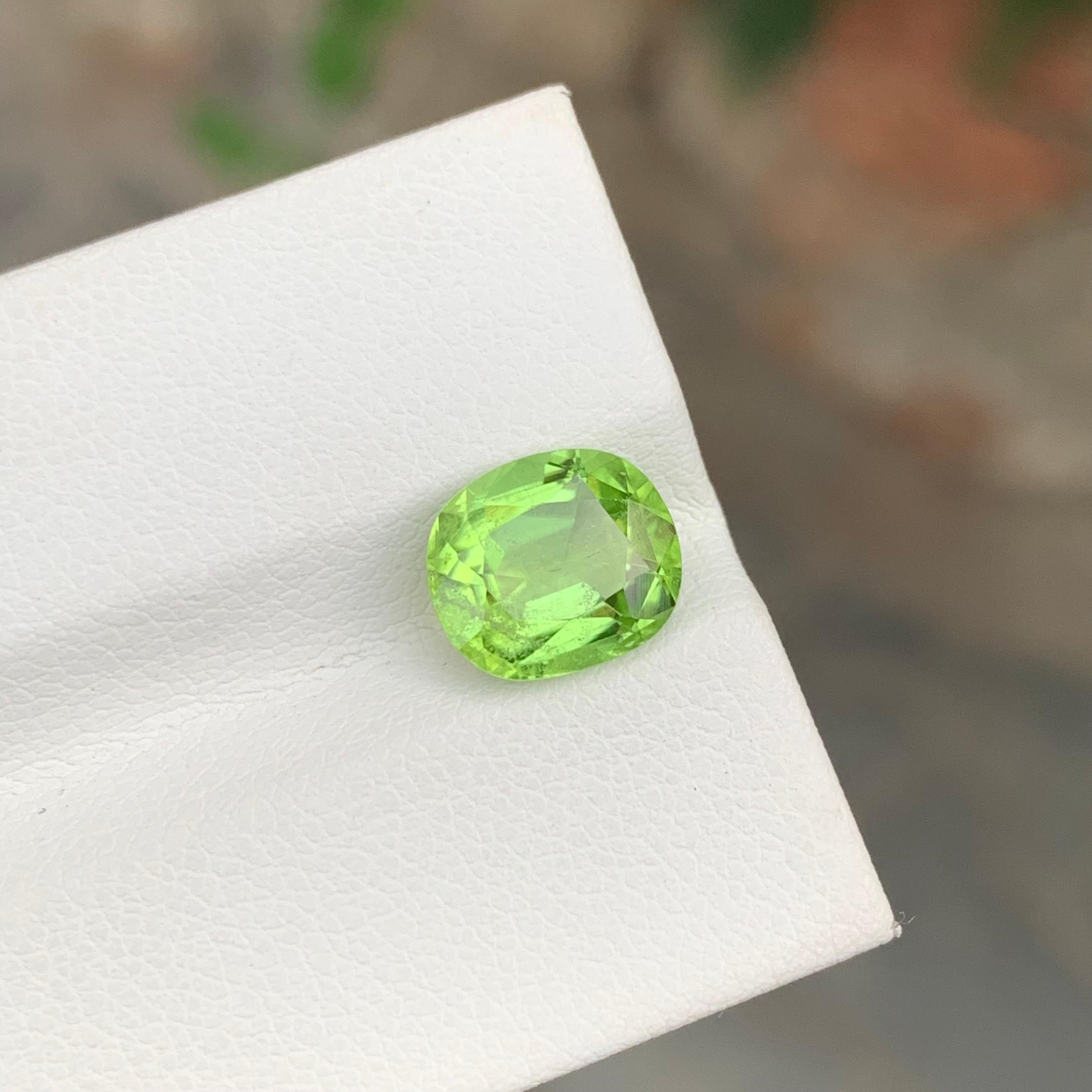 2.90 Carat Pretty Natural Loose Peridot Cushion Shape Gem From Pakistan For Sale 5