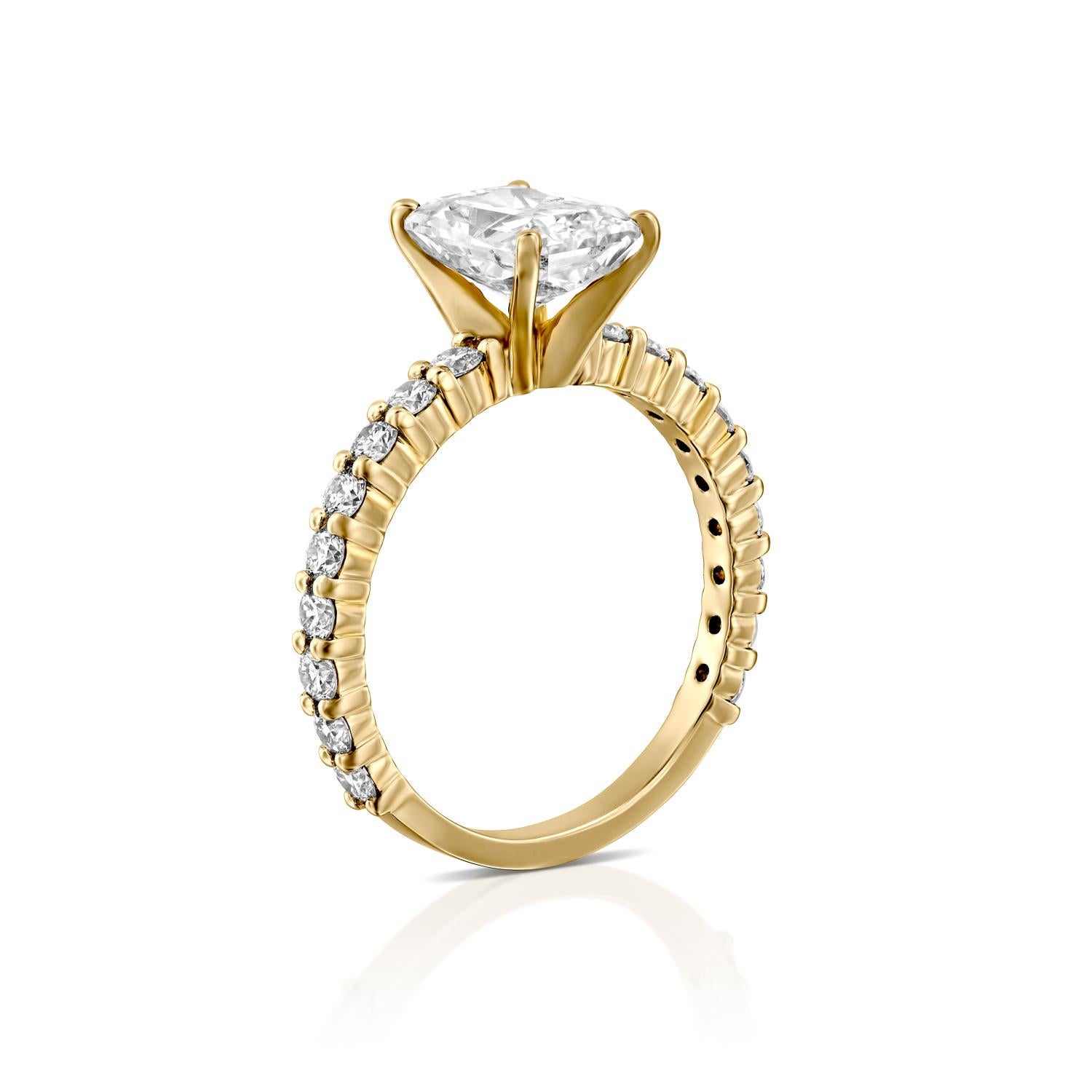 radiant cut diamond ring yellow gold