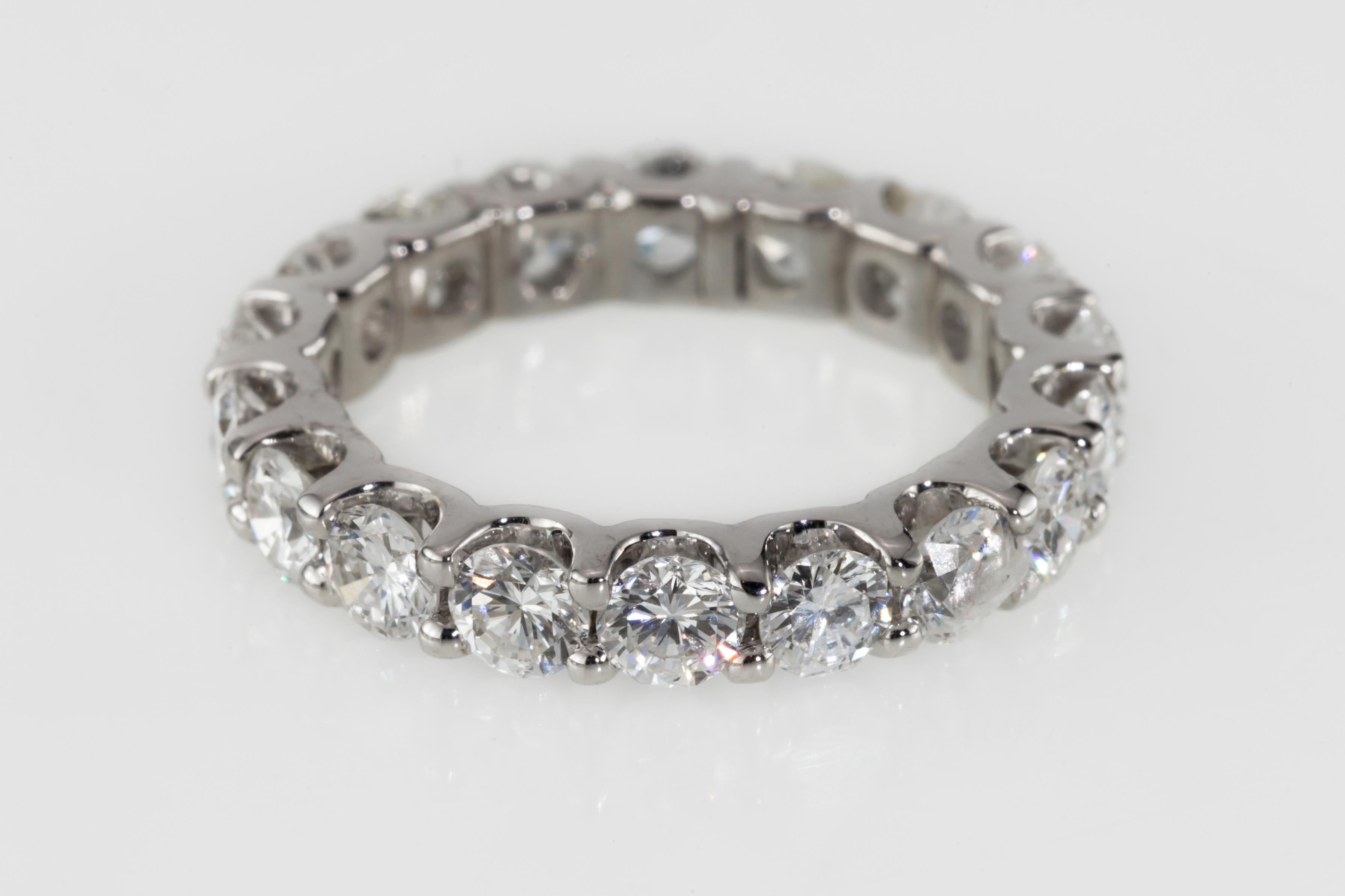 Gorgeous Round Diamond Eternity Band
US Size 5 1/4
14k White Gold U-Shaped Prong Setting
NOTE: Minor repair/resize evident on interior of band, but diamonds look good
Total Diamond Weight = 2.90 Cts (18 Diamonds Total)
Average Color = G
Average