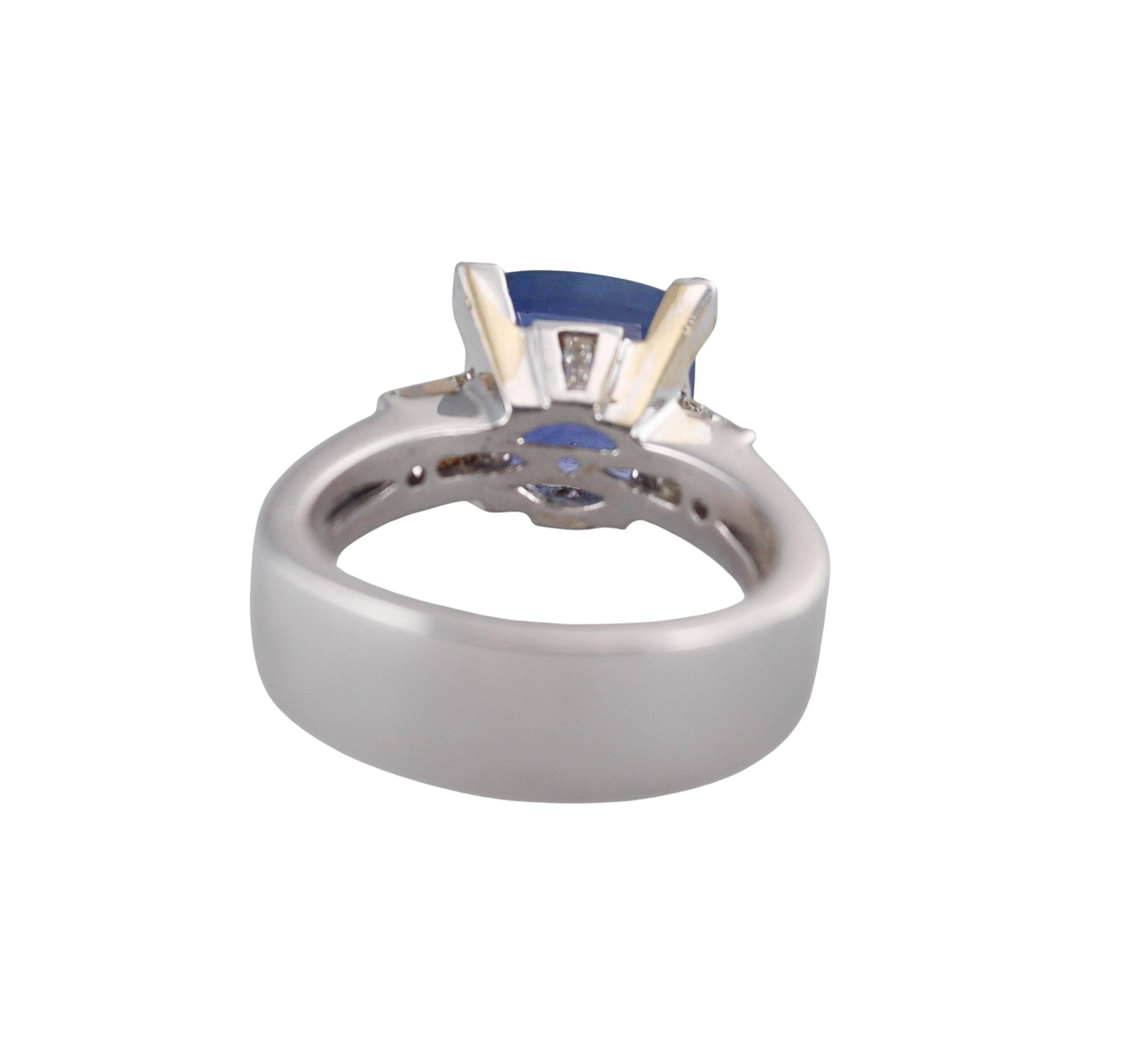 Taille carrée Bague en or saphir diamant 2,90 carats en vente