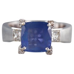 Anello in oro con zaffiro e diamante da 2,90 carati