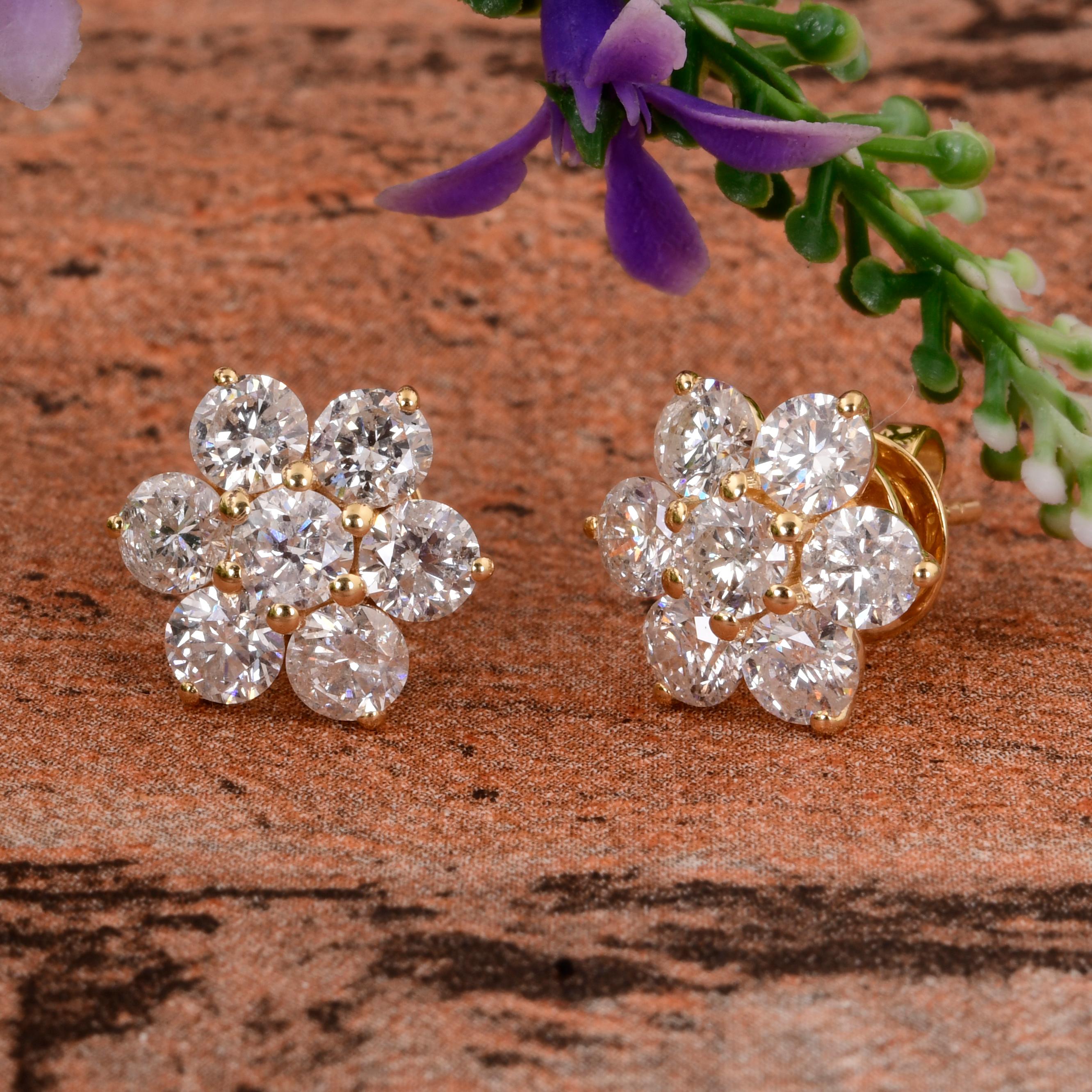 2.90 Carat SI Clarity HI Color Diamond Flower Stud Earrings 18 Karat Yellow Gold For Sale 3