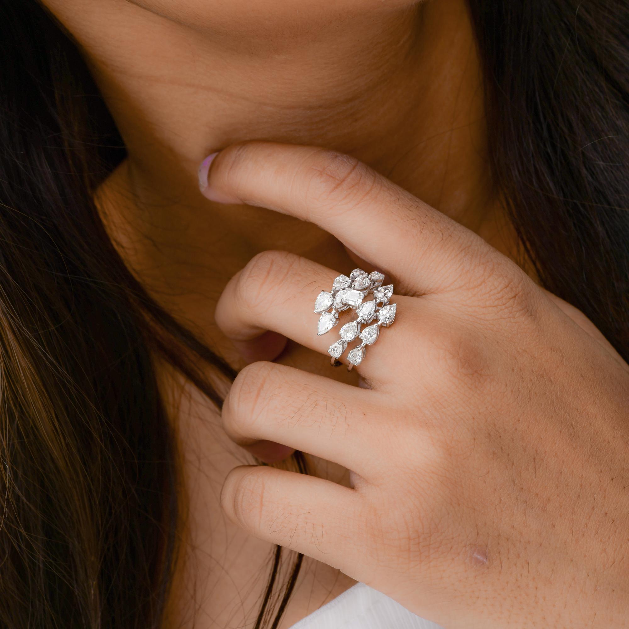 Bague enveloppante en or blanc 18 carats avec diamants taille émeraude taille poire de 2,90 carats certifiés SGL SI/H Neuf - En vente à Diera, Dubai