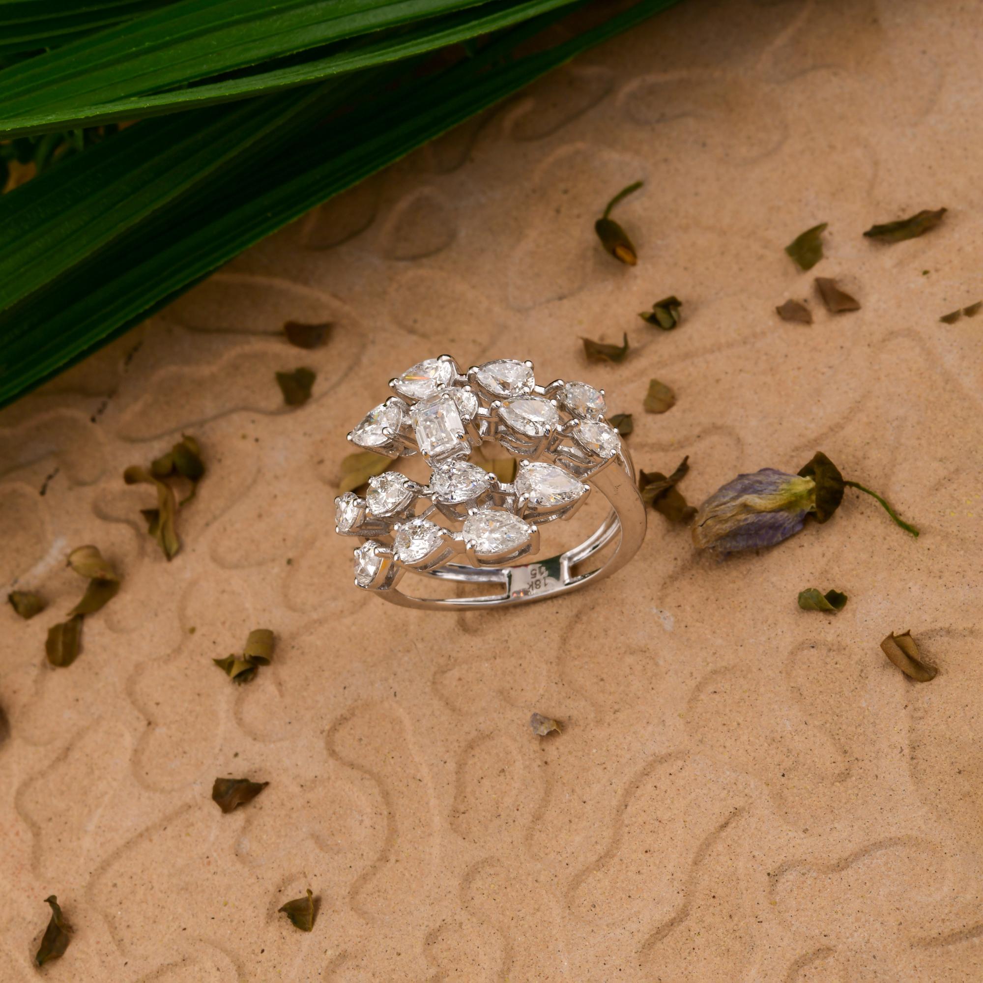 Bague enveloppante en or blanc 18 carats avec diamants taille émeraude taille poire de 2,90 carats certifiés SGL SI/H en vente 1