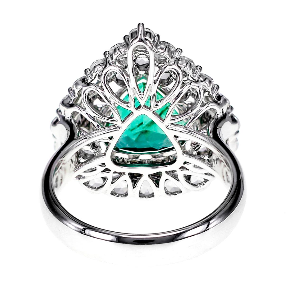 emerald diamond carat size