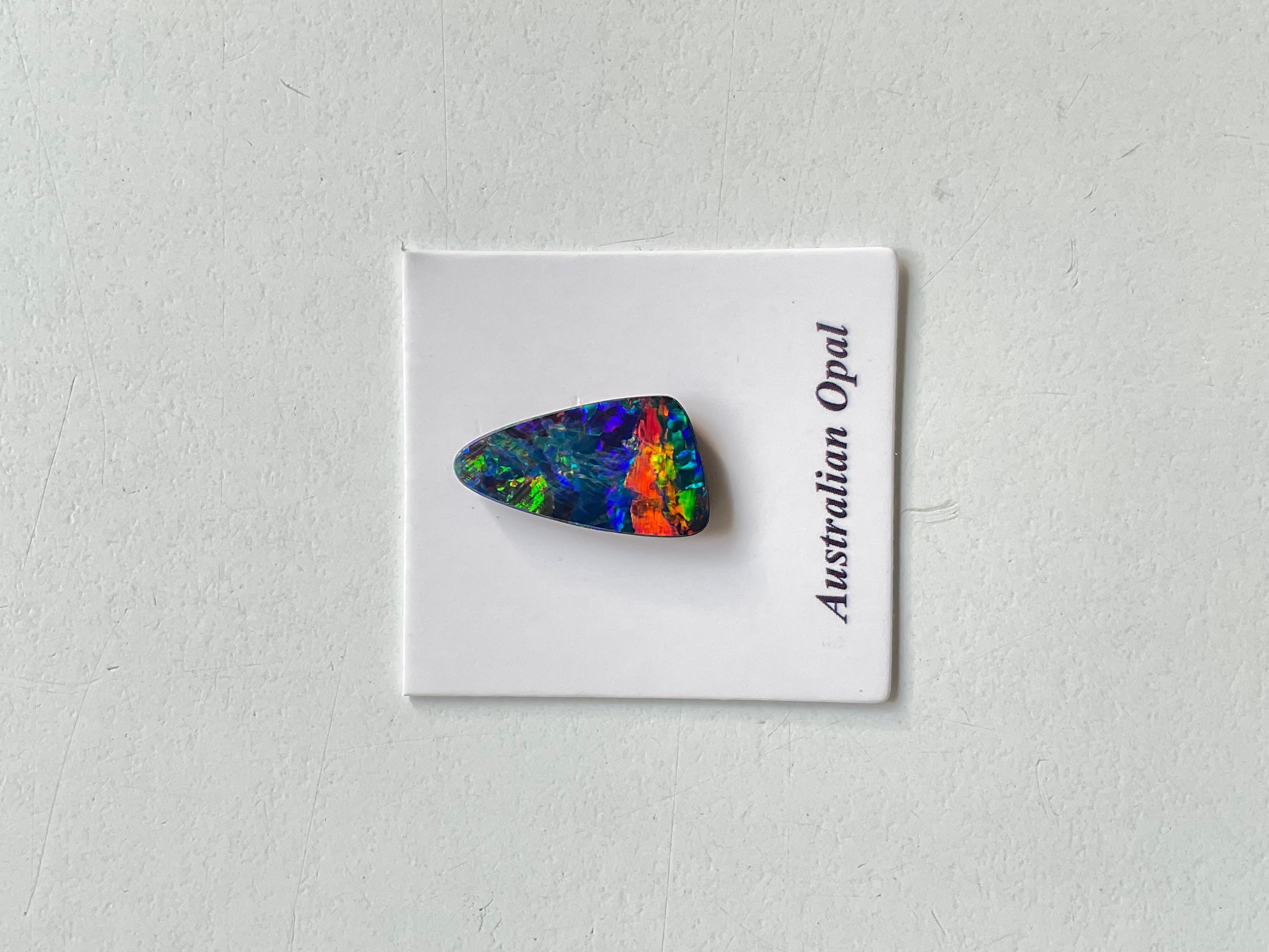 2,90 Carati Opale australiano Arancione blu verde gioco di colori multipli gemma

Pietra preziosa : Opale doppio
Peso : 2,90 Carati
Dimensioni: 15,5x8,5 MM
Quantità - 1 pezzo
Forma - Fantasia 
Giochi di colore - Blu, verde, arancione 
