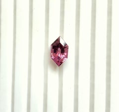 2,90 Carati Spinello di Birmania Pietra naturale tagliata a fantasia per gioielli di pregio Gemma naturale