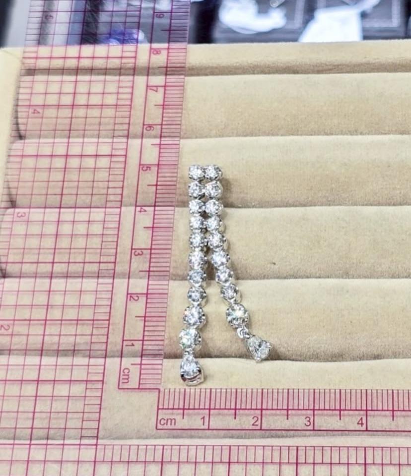 Taille mixte Pendentif en or 18 carats de 2,90 carats de diamants de forme mixte en vente