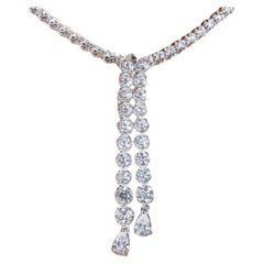 Pendentif en or 18 carats de 2,90 carats de diamants de forme mixte