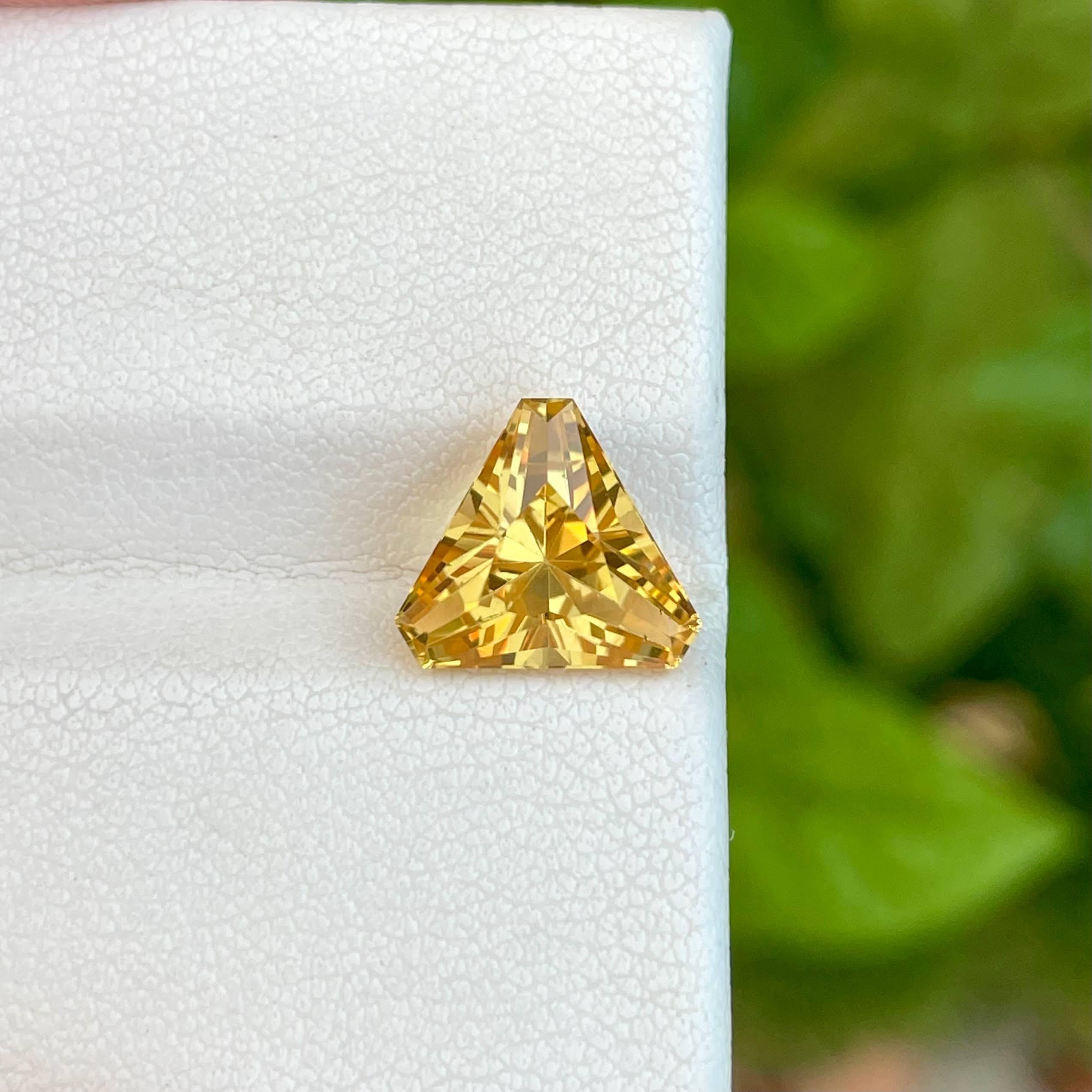 Weight 2.90 carats 
Dimensions 9.40x9.40x6.60 mm 
Treatment none 
Origin Brazil 
Clarity loupe clean 
Shape triangular 
Cut trilliant 



This exquisite 2.90 carat orange citrine gemstone, sourced from the rich mineral deposits of Brazil, showcases