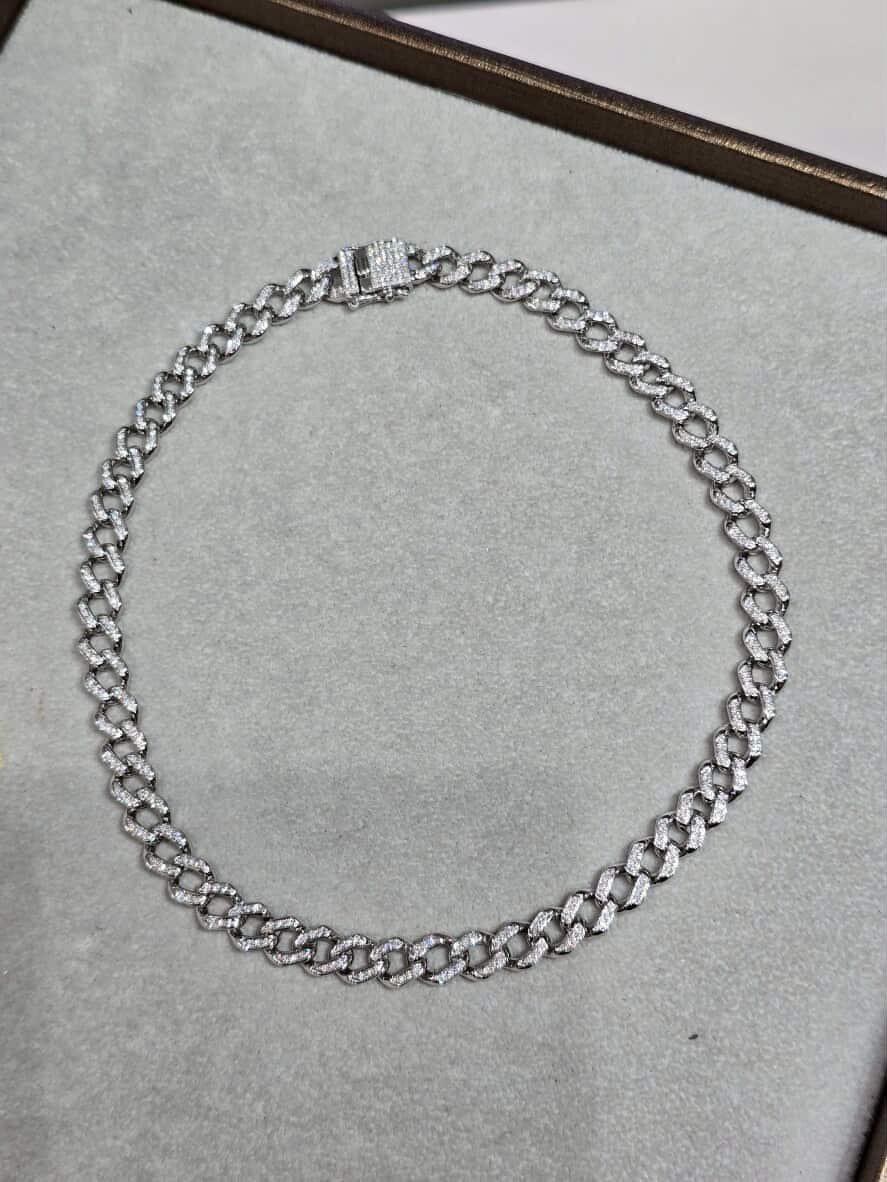 2.90 Carats Round Brillant Diamonds 18K Gold Necklace In condizioni Nuovo in vendita a New Delhi, Delhi