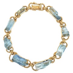 29.03 Carats Aquamarine Yellow Gold Bracelet