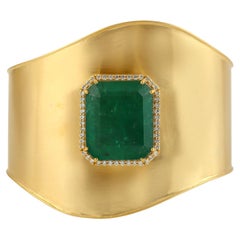 29.04 Carat Emerald 14 Karat Gold Statement Diamond Bracelet Cuff