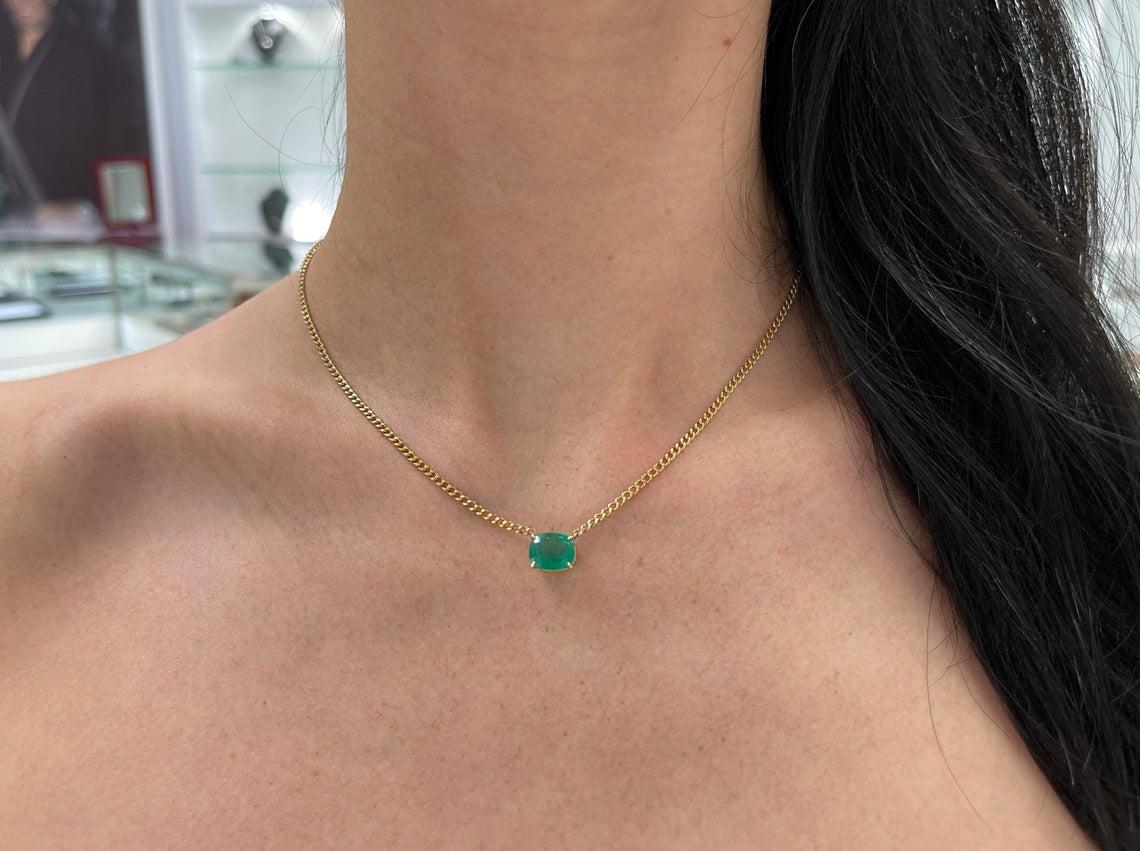 Taille coussin 2.90ct 14K Cushion Colombian Emerald East to West Necklace (collier de l'est à l'ouest) en vente