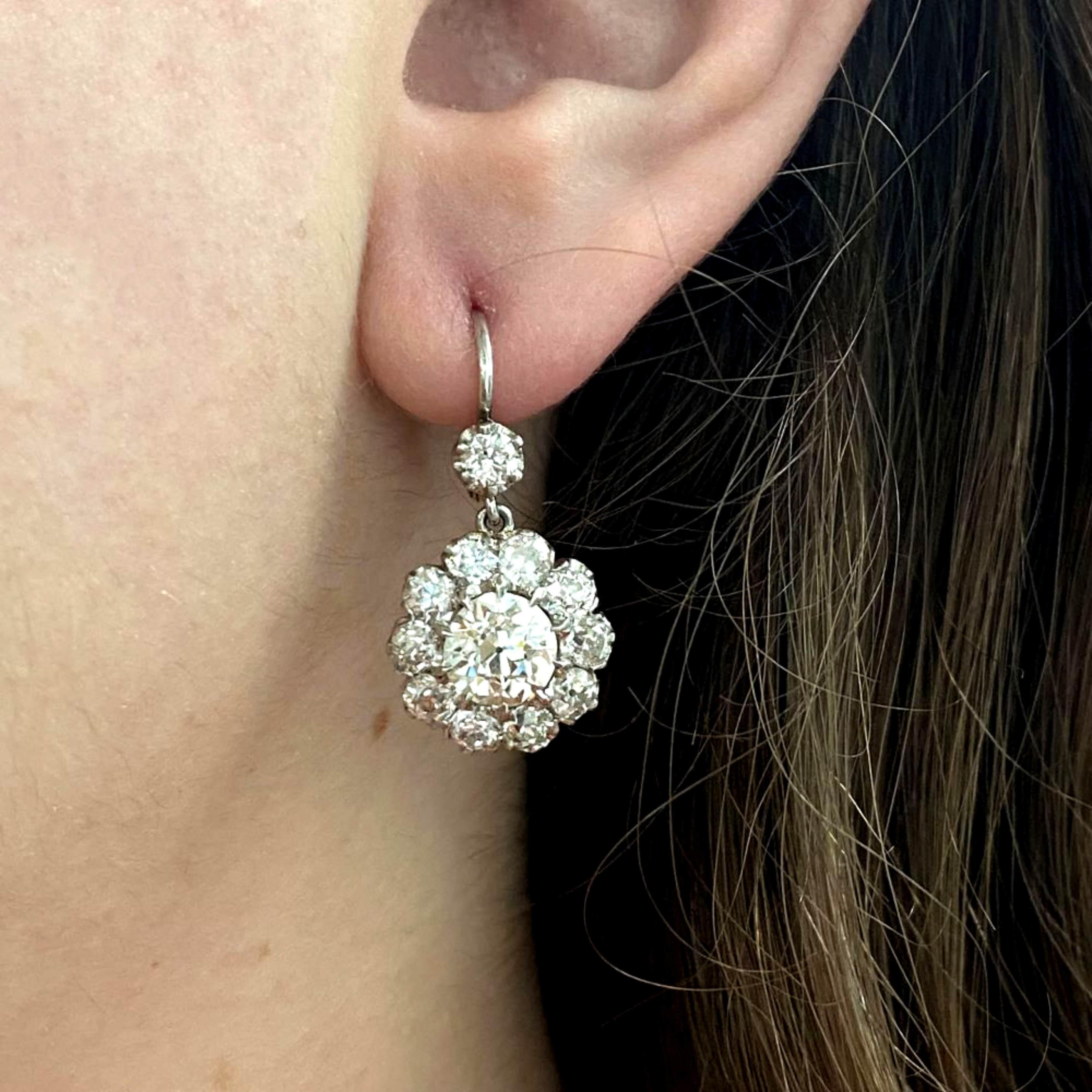 2.90ct Old European Cut Diamond Cluster Earrings, 18K Yellow Gold & Platinum For Sale 1