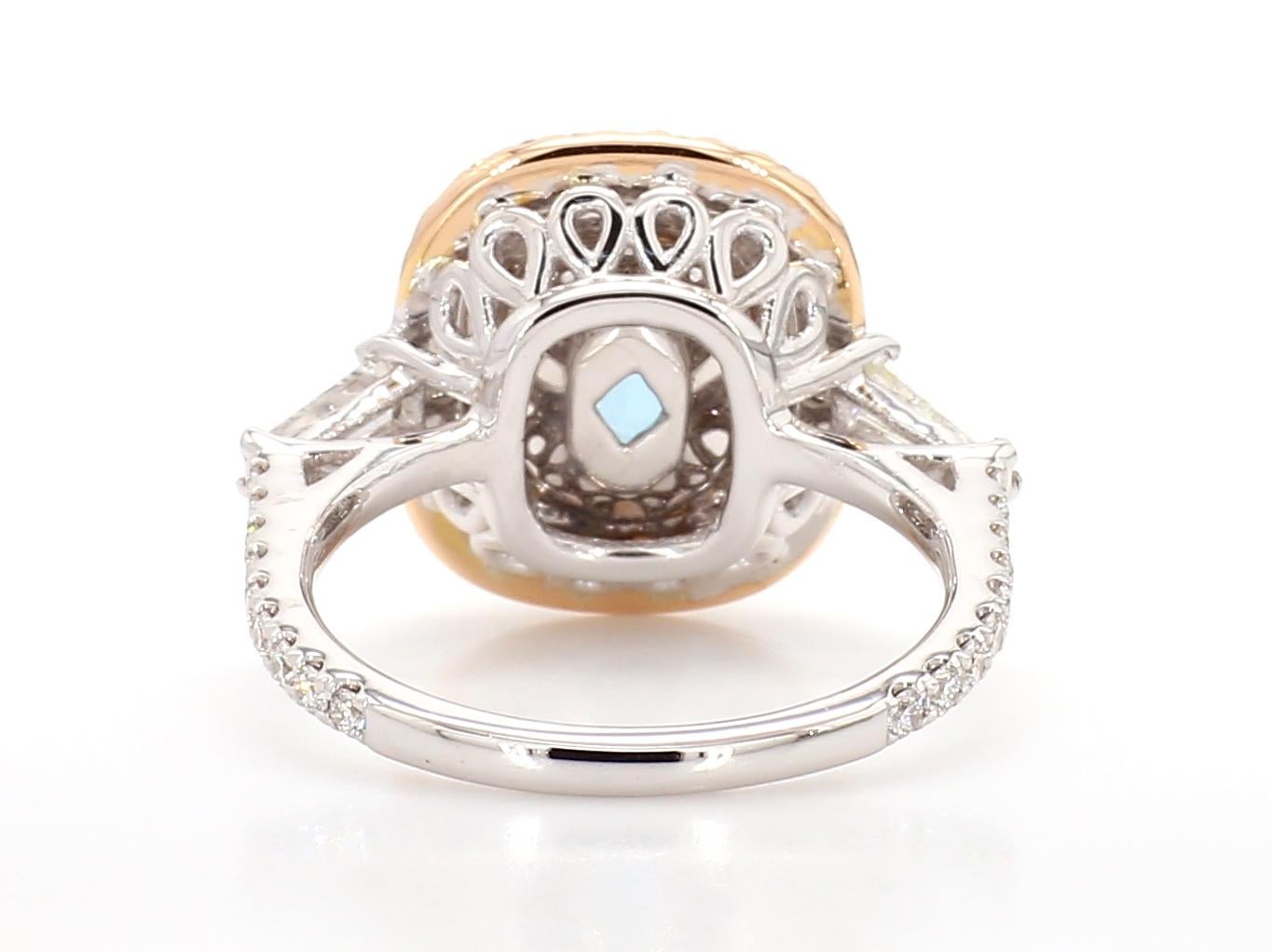 Anillo de compromiso de 3 piedras de aguamarina y diamante rosa de 2,91 quilates, oro rosa de 18 quilates. Corte esmeralda en venta