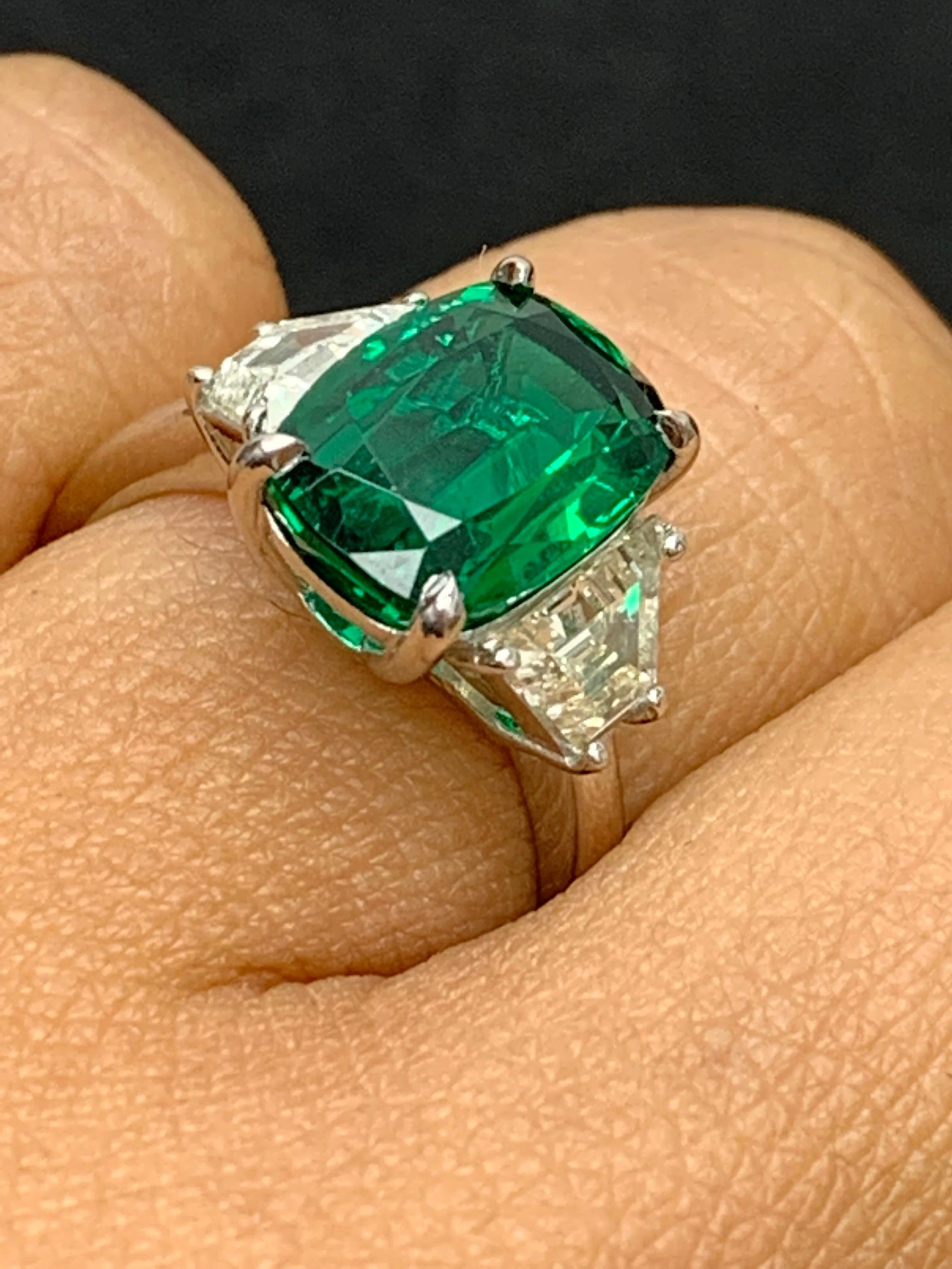 emerald cushion cut diamond
