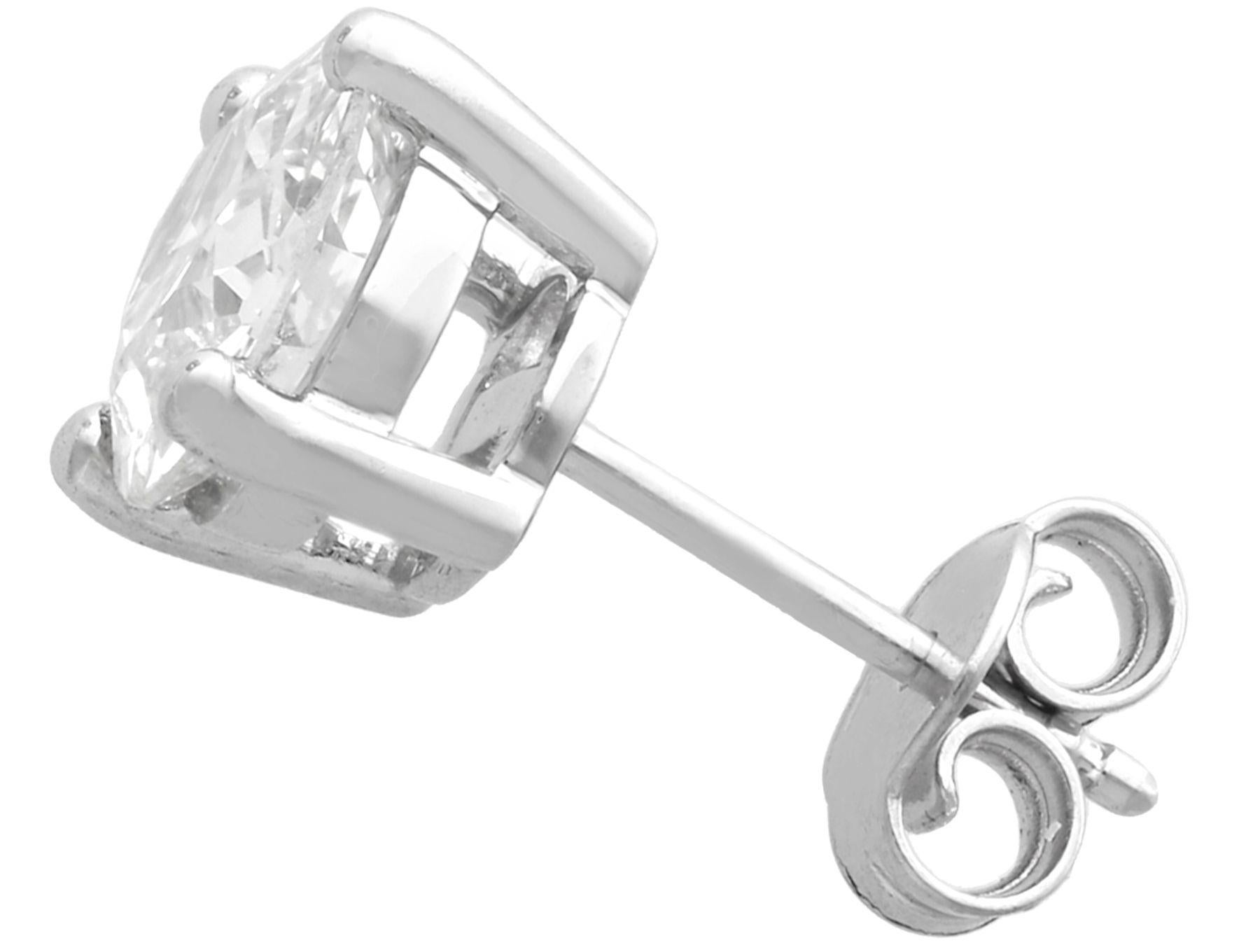 2.91 Carat Diamond 18k White Gold Stud Earrings In Excellent Condition For Sale In Jesmond, Newcastle Upon Tyne