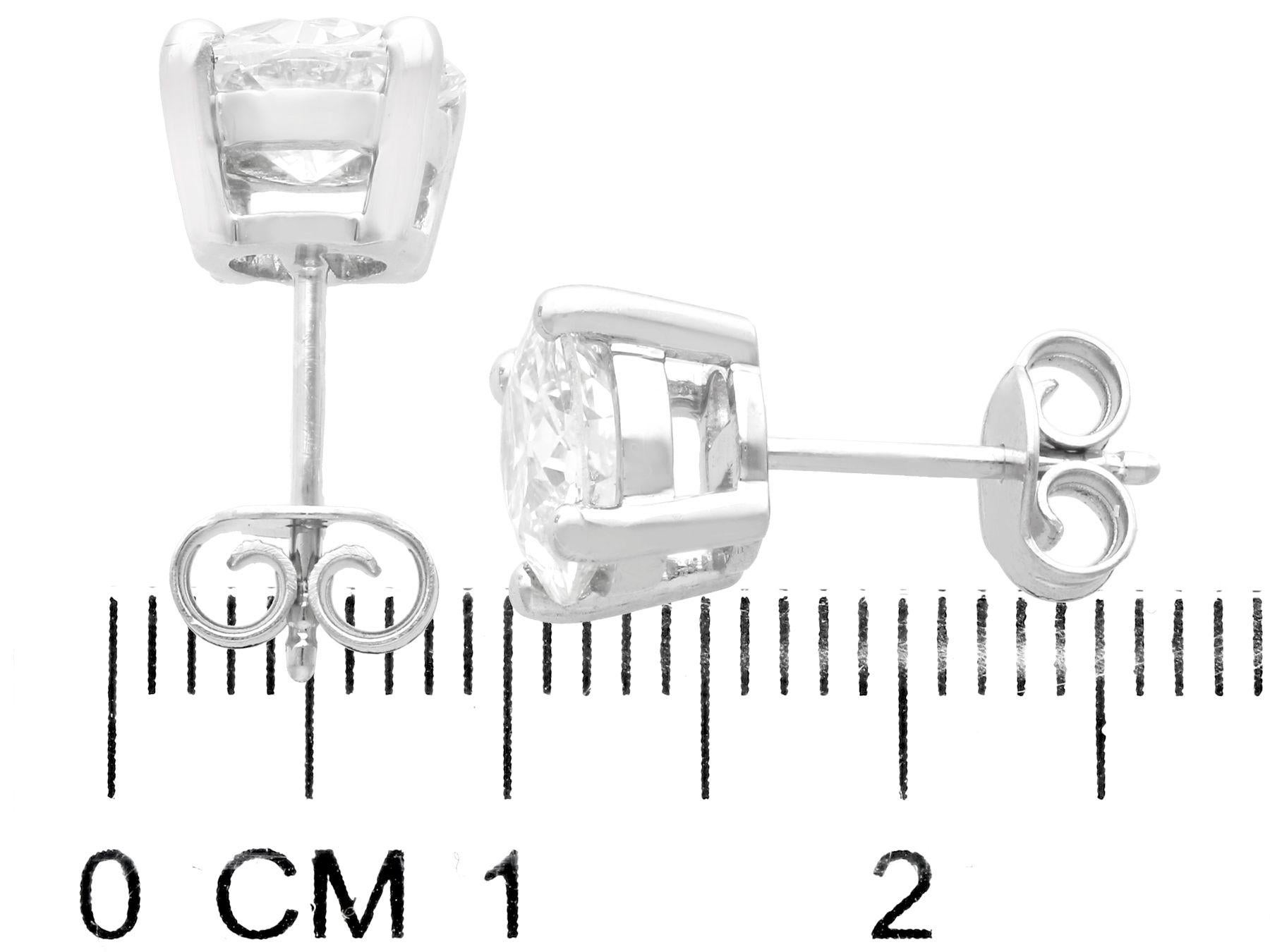 Clous d'oreilles en or blanc 18 carats avec diamants de 2,91 carats Unisexe en vente