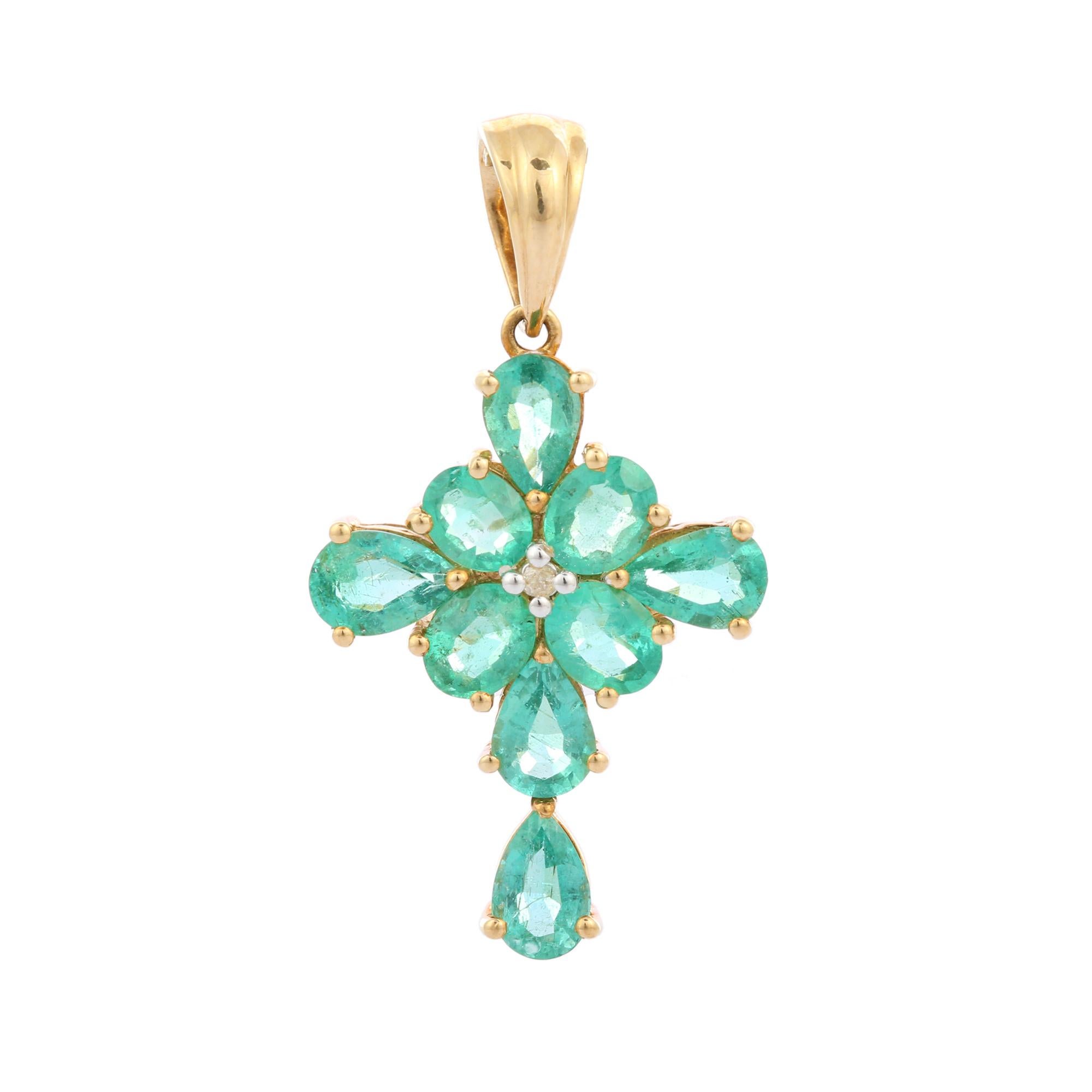 Art Deco 2.91 Carat Emerald Cross Pendant with Diamond in 14K Yellow Gold For Sale