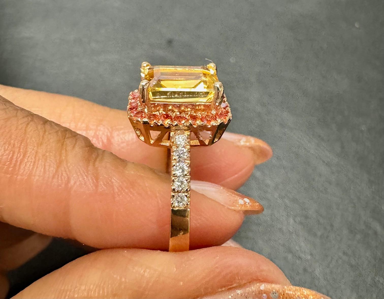Anillo de compromiso de oro de 14 quilates con citrino, zafiro y diamante talla esmeralda de 2,91 quilates en Nuevo estado para la venta en Los Angeles, CA