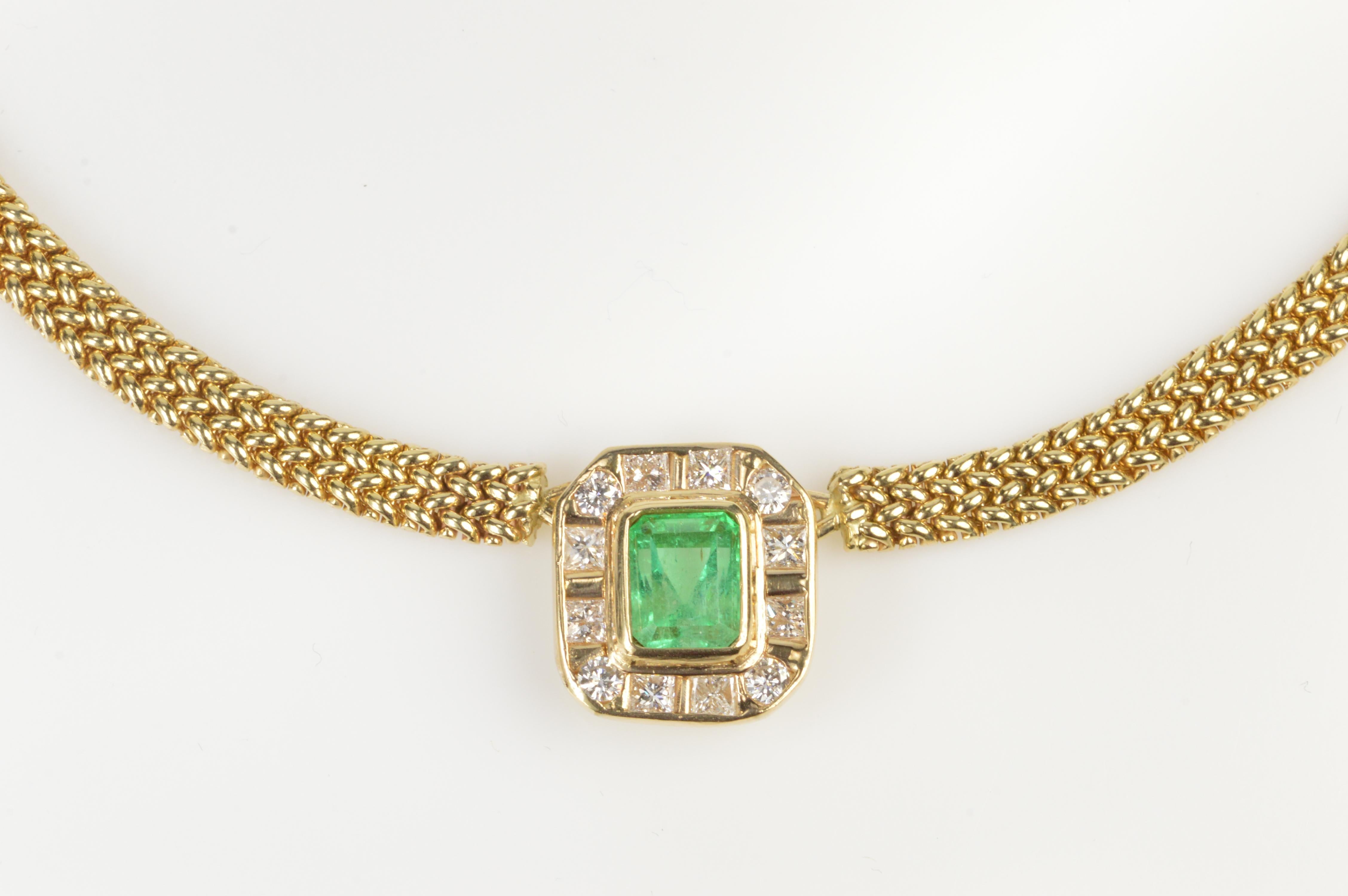 Modern 2.91 Carat Emerald Diamond Gold Halo Necklace For Sale