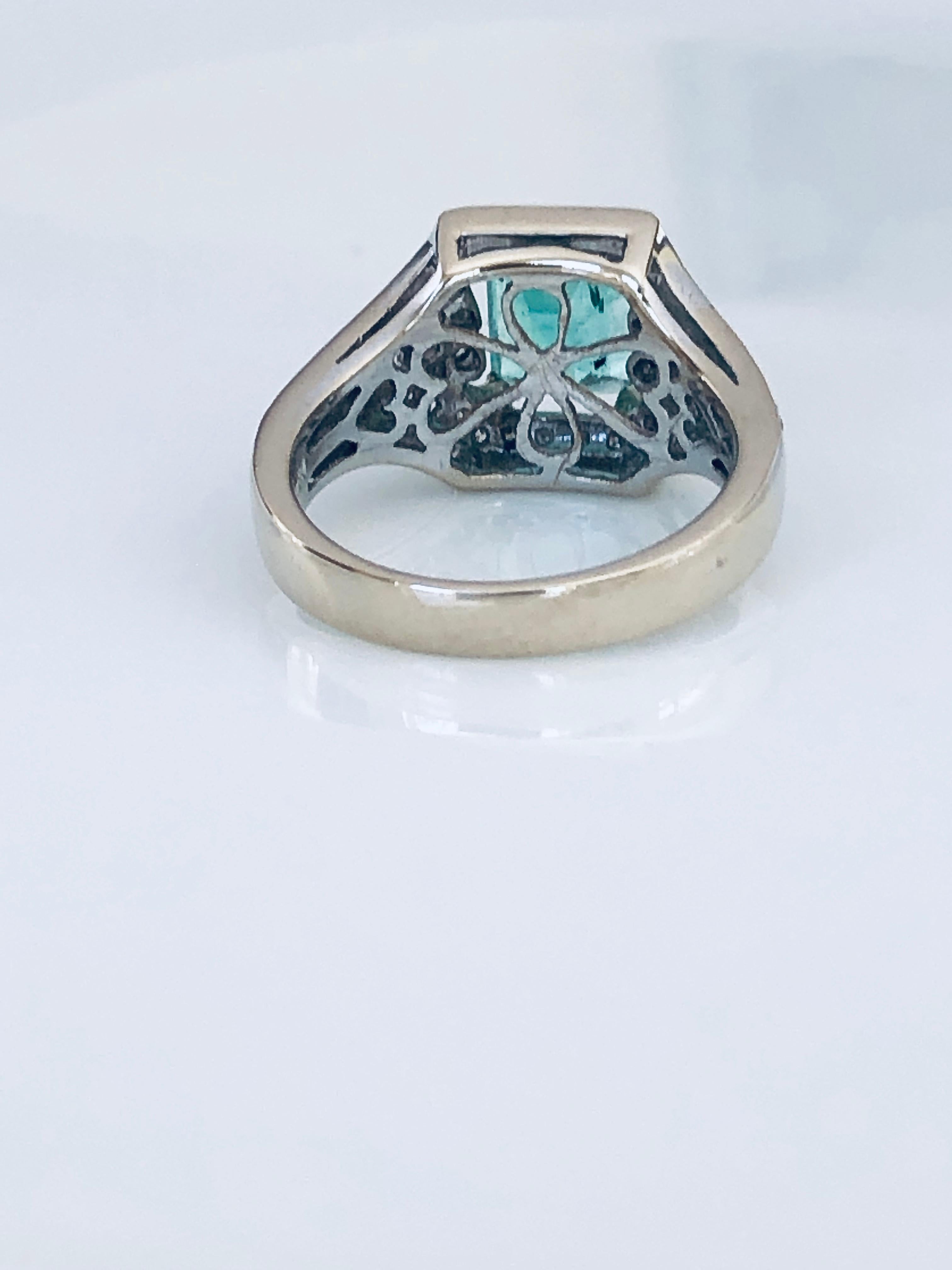 2.91 Carat Vintage Colombian Emerald Diamond Engagement Ring 18 Karat  5