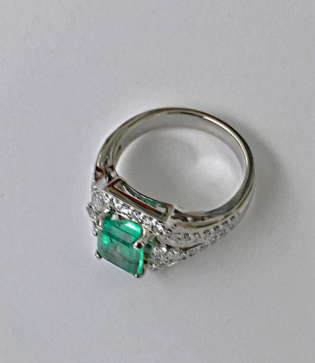 2.91 Carat Vintage Colombian Emerald Diamond Engagement Ring 18 Karat  1