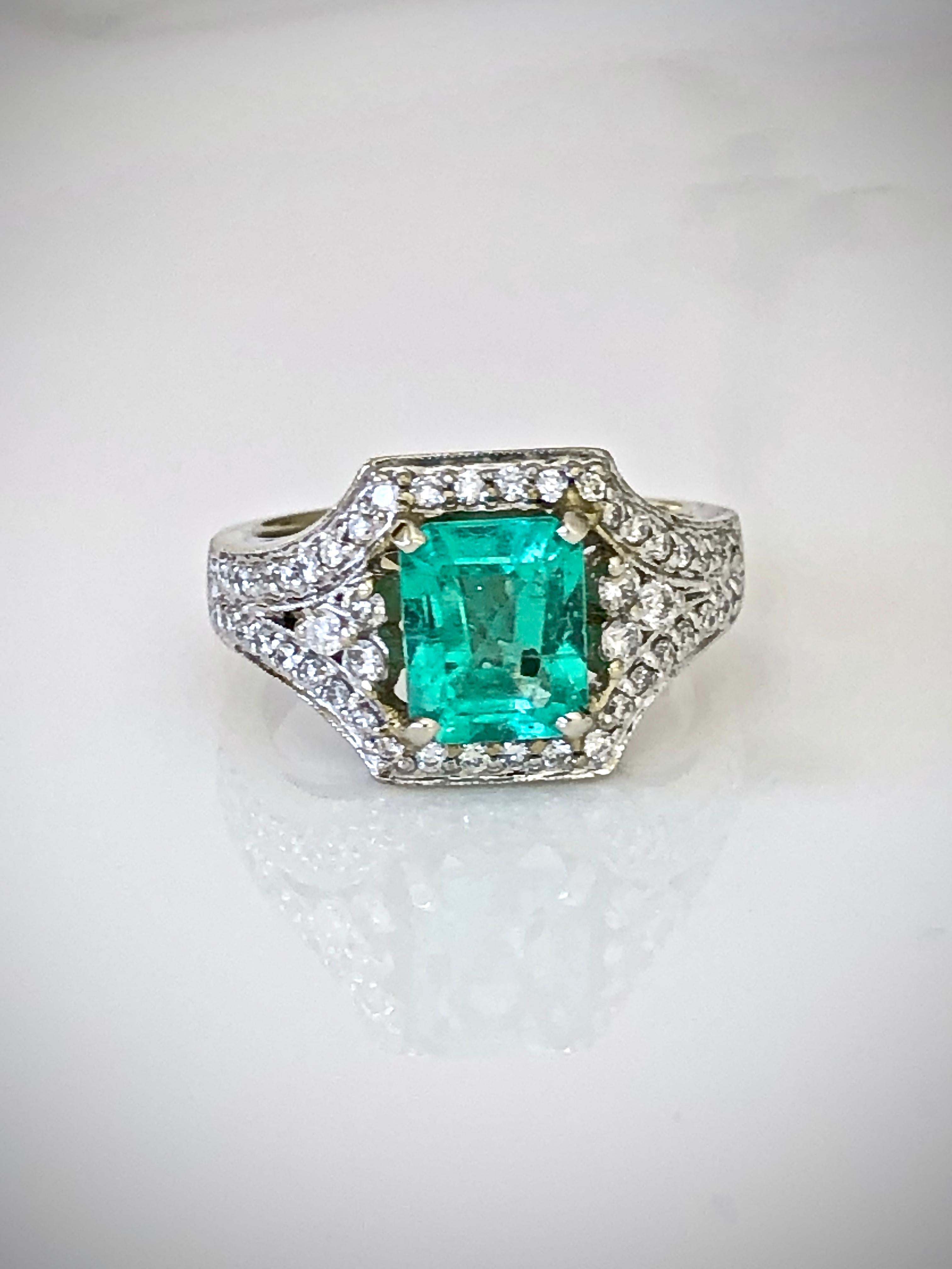 Women's 2.91 Carat Vintage Colombian Emerald Diamond Engagement Ring 18 Karat 