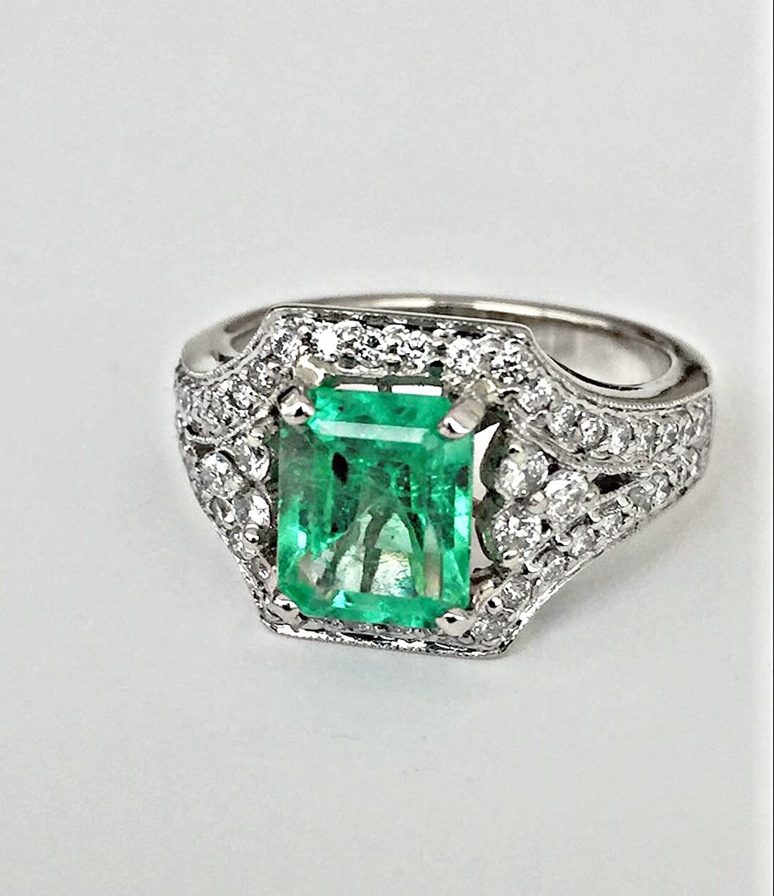 2.91 Carat Vintage Colombian Emerald Diamond Engagement Ring 18 Karat  3