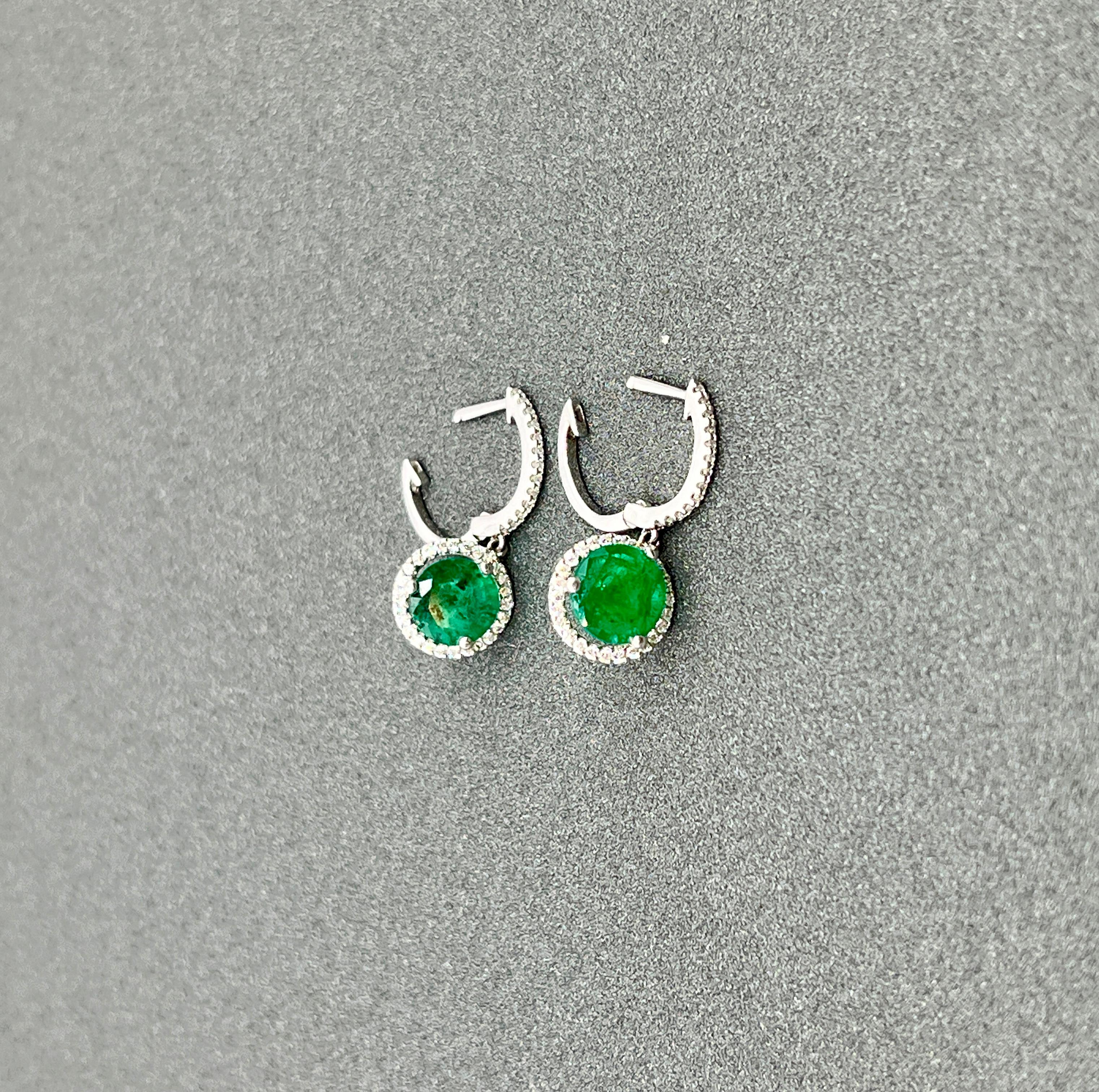 2.91 ct Natural Round Emerald & Diamond Earrings In New Condition In Chicago, IL