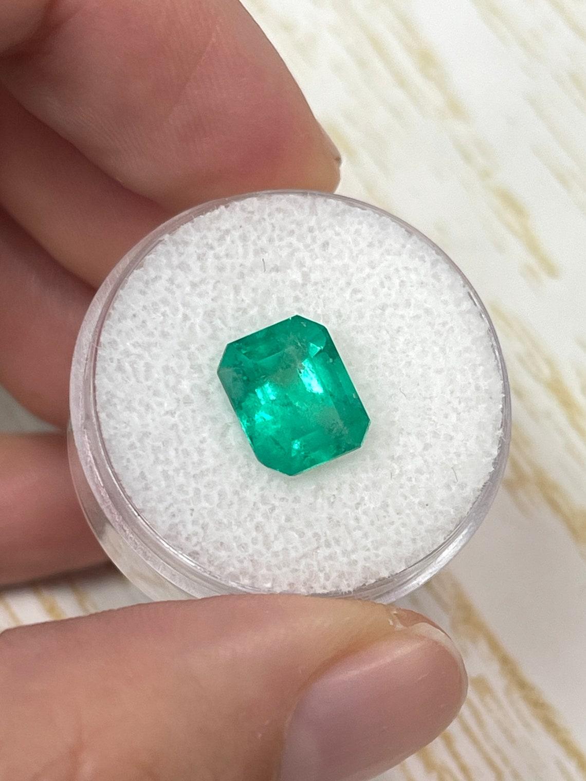 2.91ct Medium Green Colombian Emerald 10x8mm Emerald Cut Genuine May Birthstone In New Condition For Sale In Jupiter, FL
