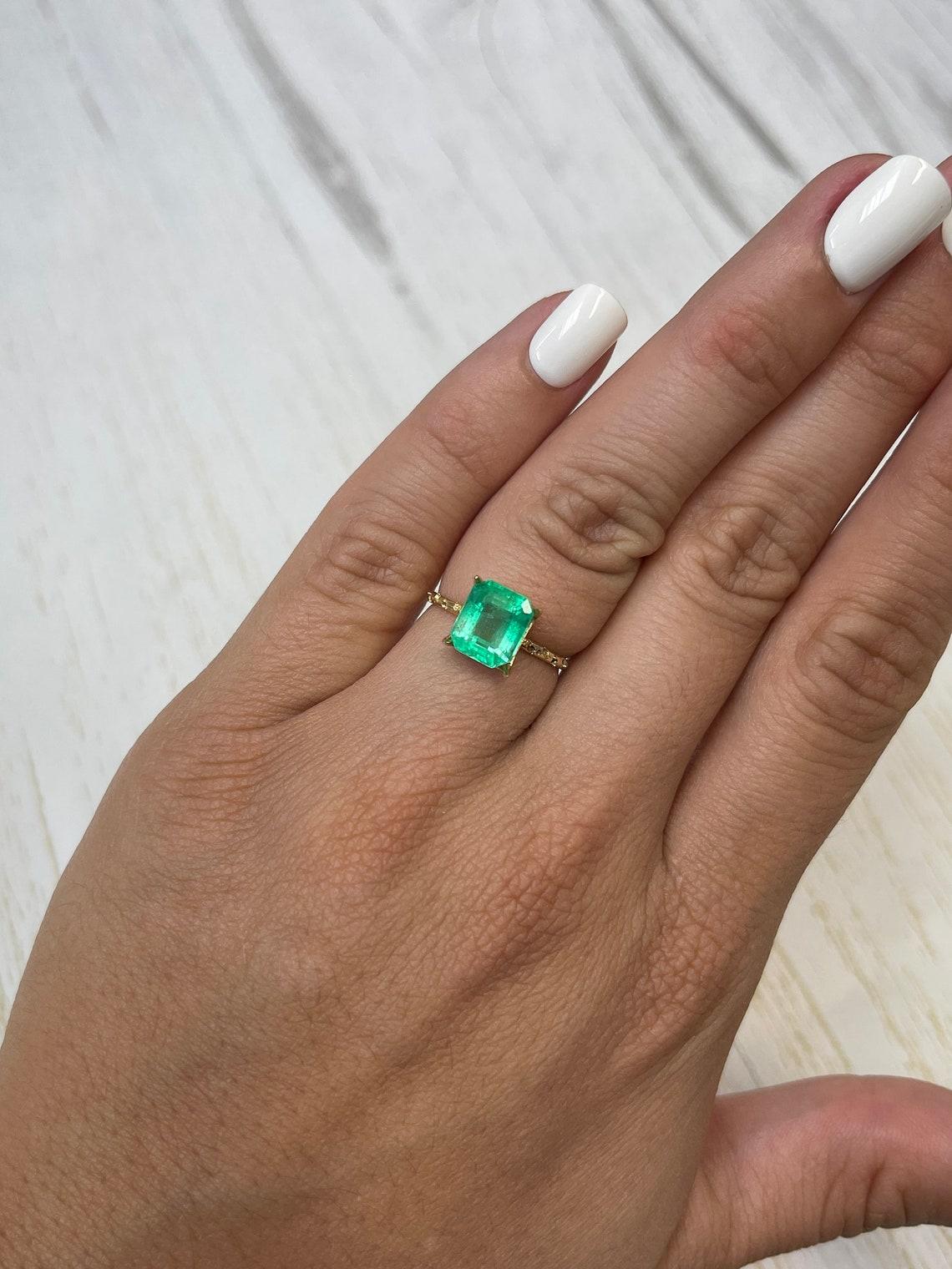 2.91ct Yellowish Green Emerald Cut Chivor Gem Genuine May Birthstone For Sale 2