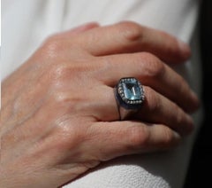 2.92 Carat Aquamarine 18 Karat White Gold 0.21 Carat White Diamonds Design Ring
