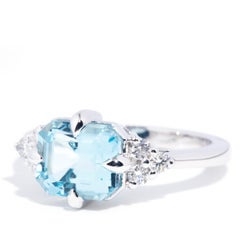 2.92 Carat Blue Aquamarine and Diamond Contemporary 18 Carat White Gold Ring