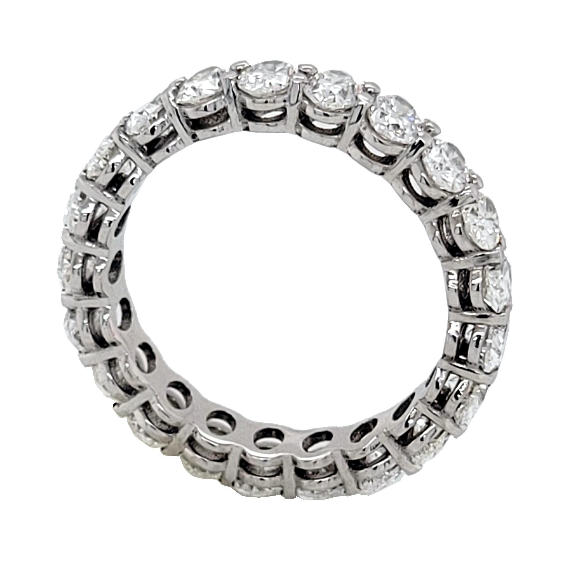 2.92 Carat Oval Brilliant Diamond Eternity Ring In New Condition For Sale In Los Angeles, CA