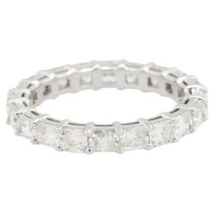 2.92 Carat Radiant Cut Diamond Eternity Band 14 Karat in Stock