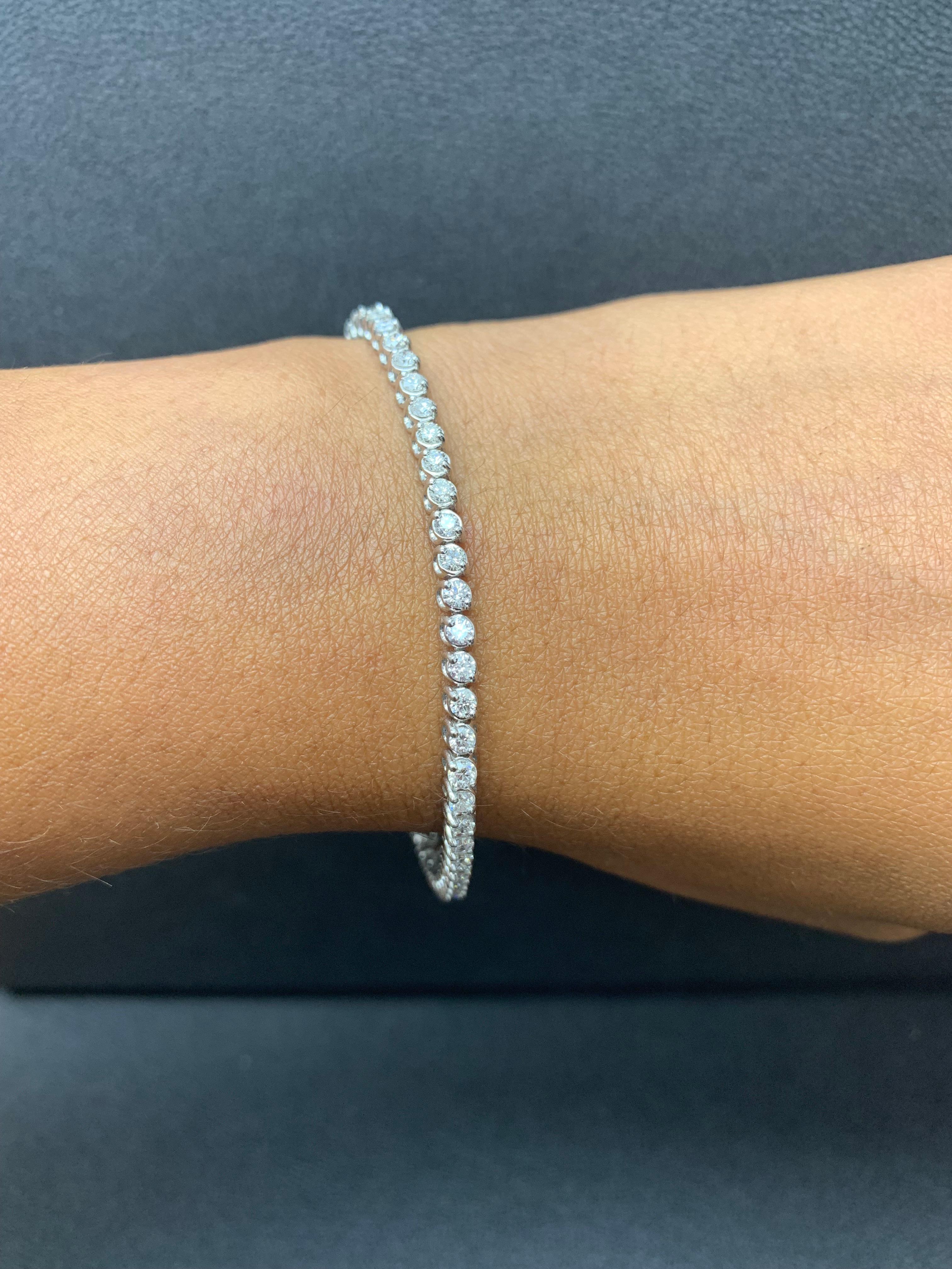 Bracelet tennis en or blanc 14 carats avec diamants taille ronde de 2,92 carats en vente 4