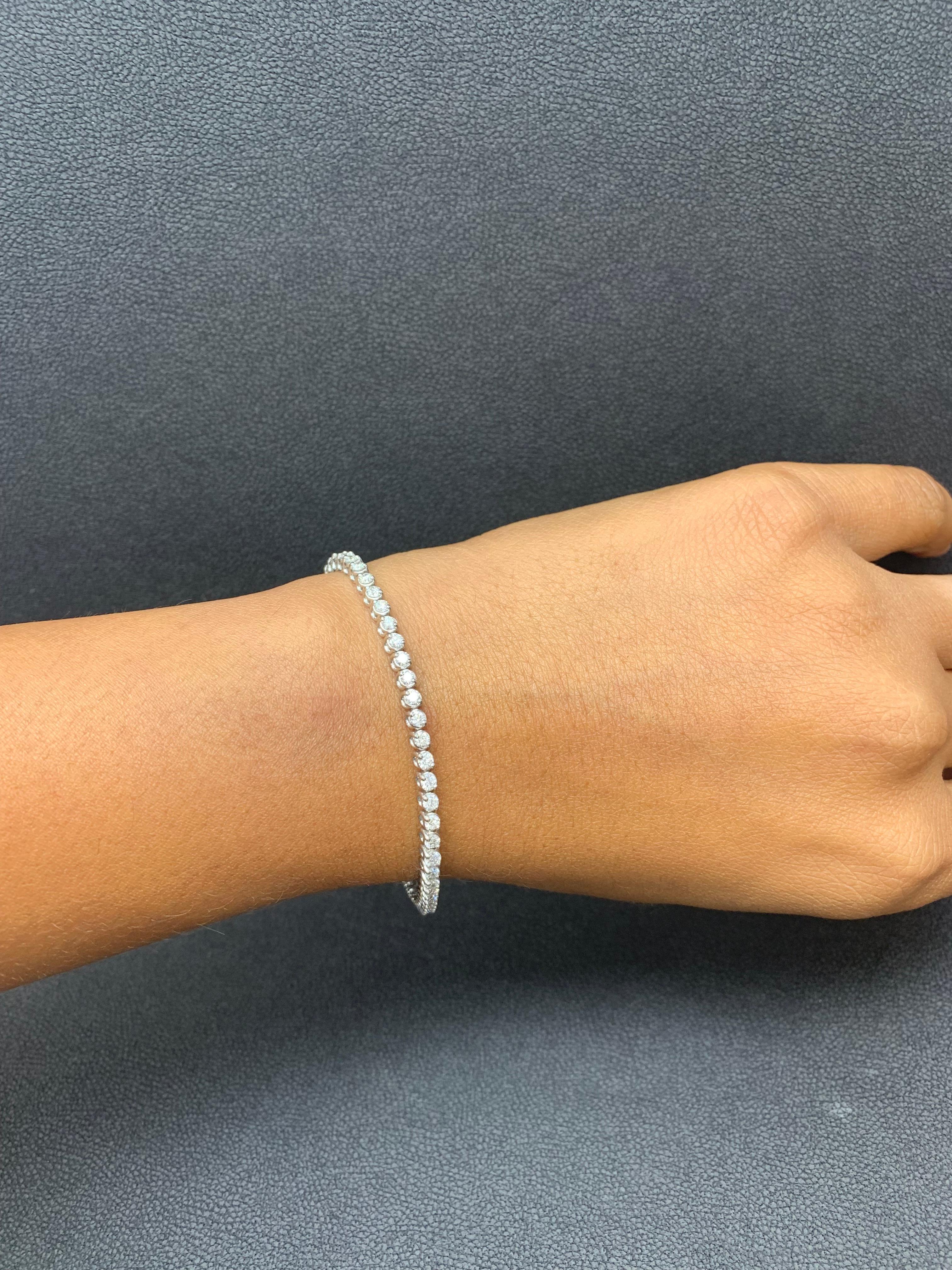 Bracelet tennis en or blanc 14 carats avec diamants taille ronde de 2,92 carats en vente 5