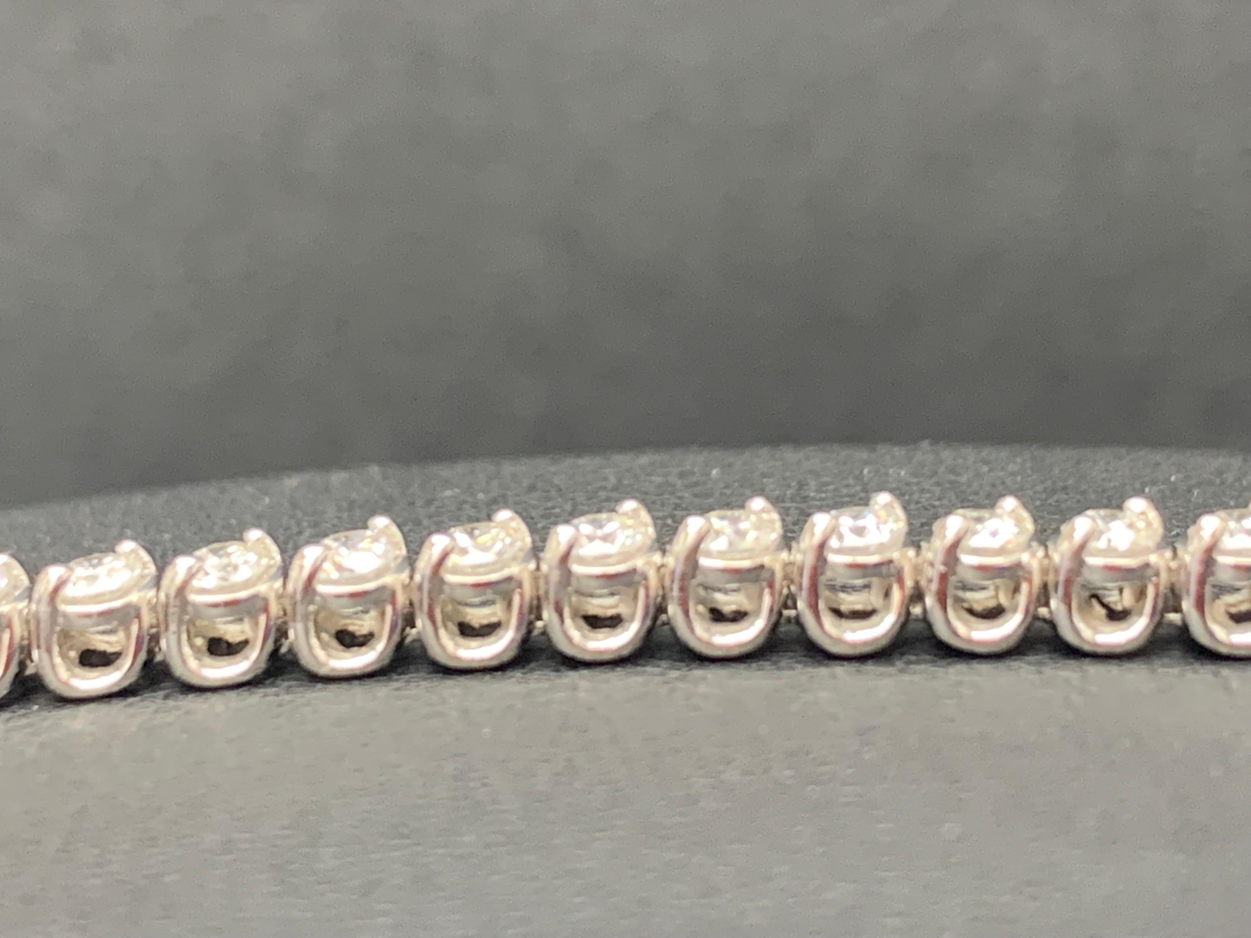 2.92 Carat Round Cut Diamond Tennis Bracelet in 14K White Gold For Sale 1