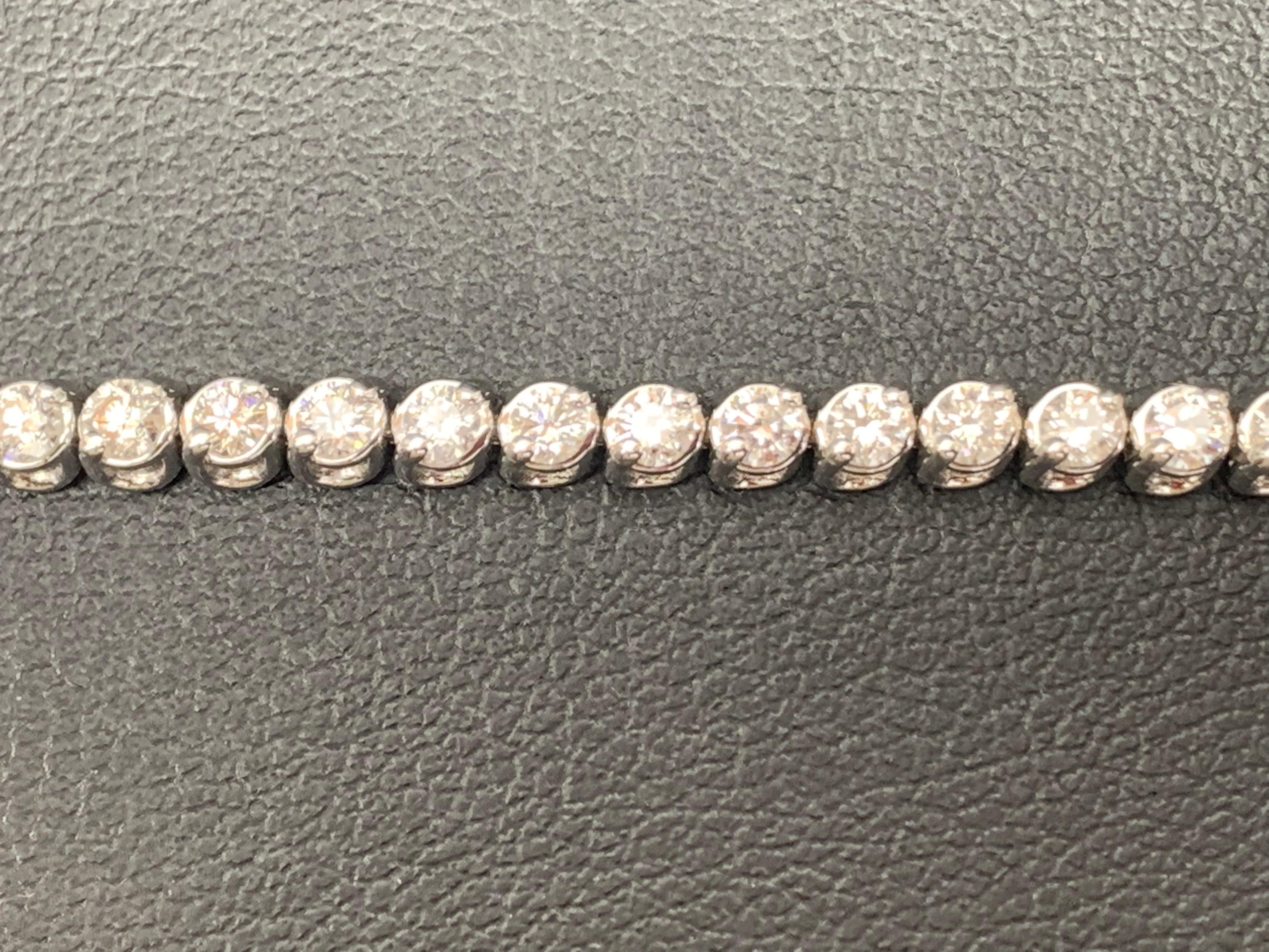 2.92 Carat Round Cut Diamond Tennis Bracelet in 14K White Gold For Sale 3