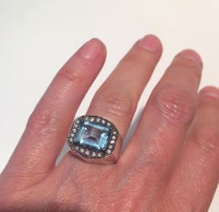 2.92 Karat Aquamarine Emerald Cut 0.21 Karats Diamonds 18 Karats White Gold Ring