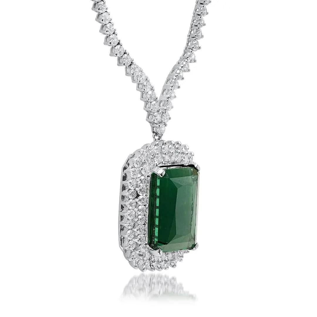 Mixed Cut 29.20Ct Natural Tourmaline and Diamond 18K Solid White Gold Necklace For Sale