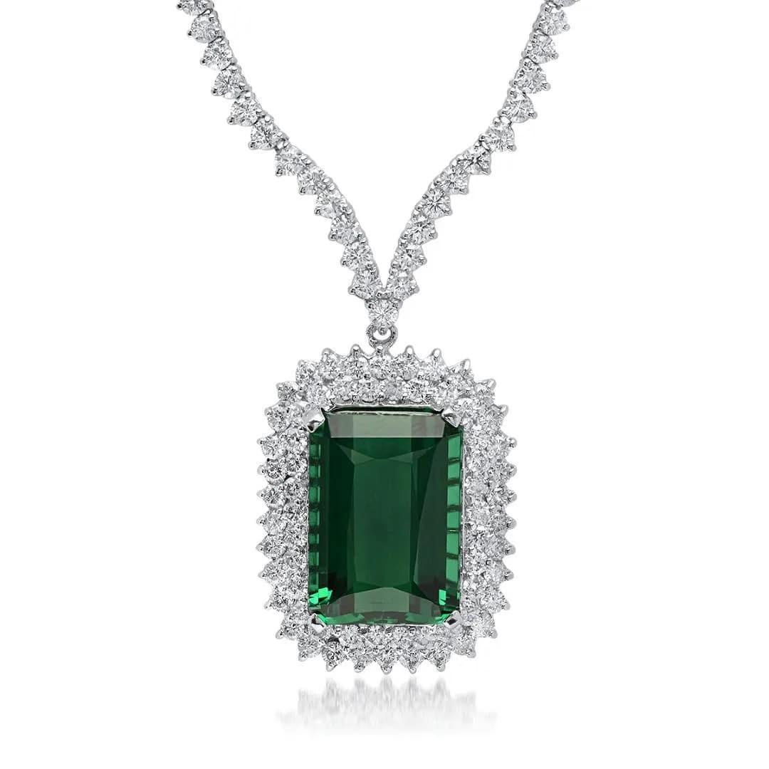 29.20Ct Natural Tourmaline and Diamond 18K Solid White Gold Necklace In New Condition For Sale In Los Angeles, CA