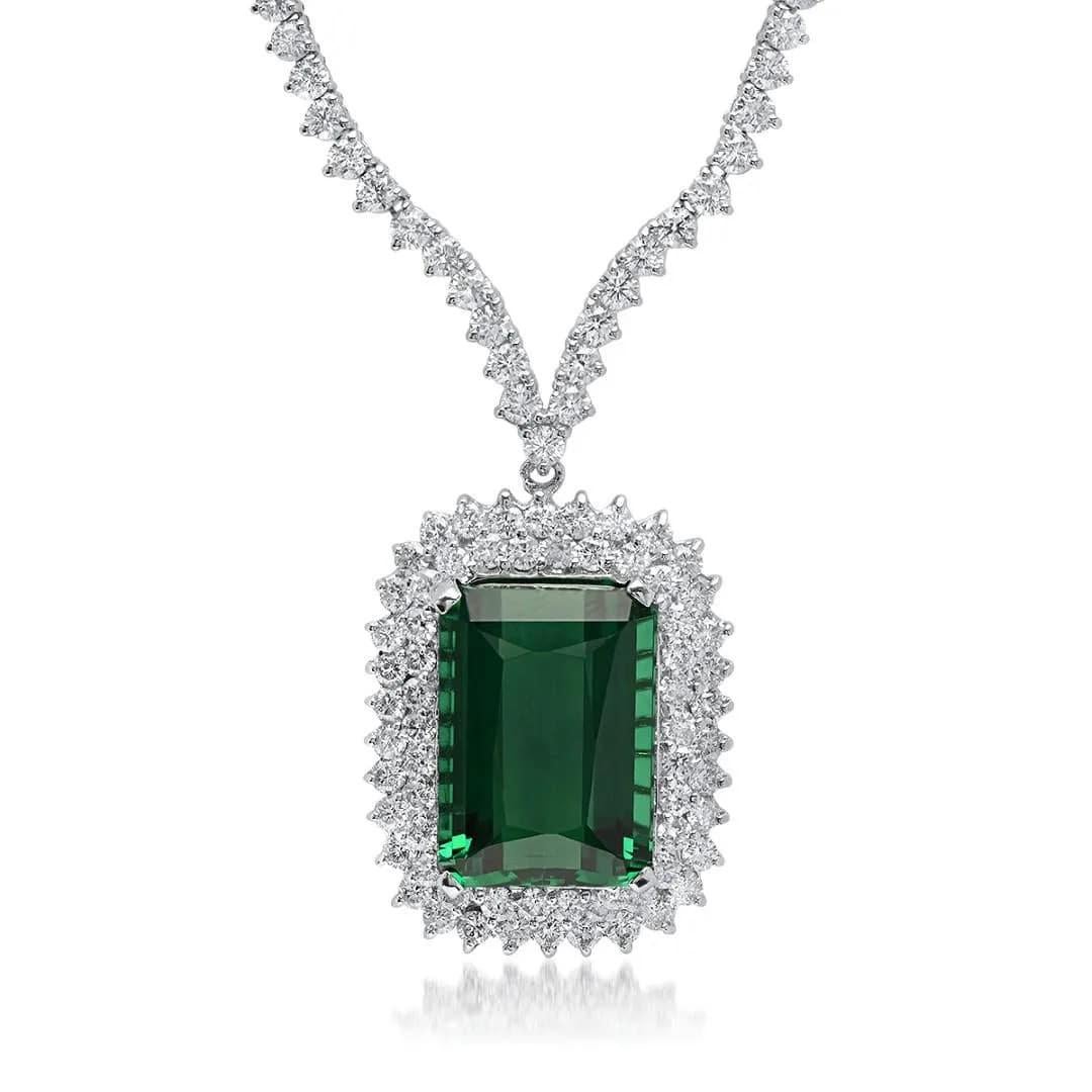 Collier en or blanc massif 18 carats avec tourmaline naturelle de 29,20 carats et diamants Neuf - En vente à Los Angeles, CA